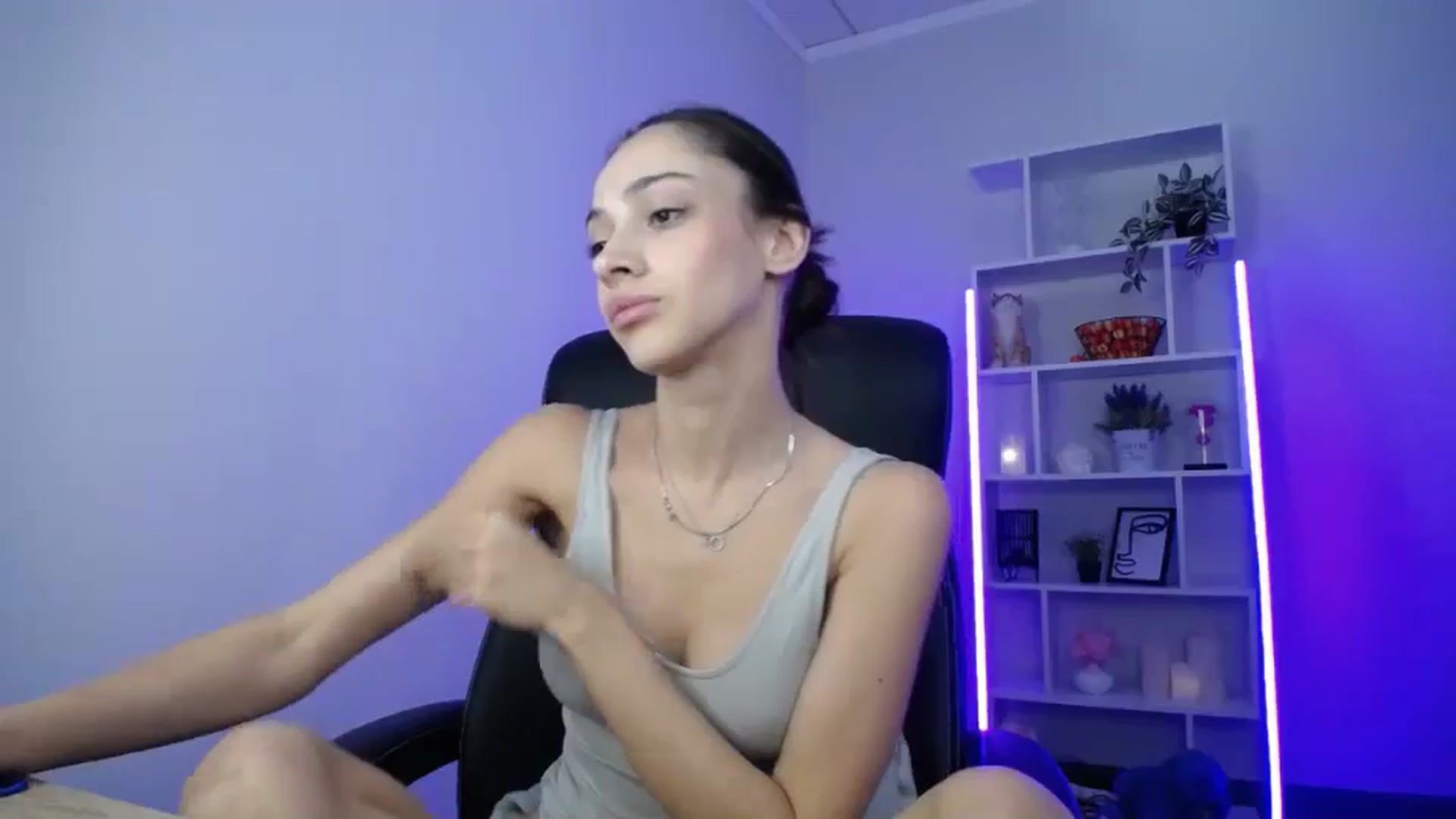 Gallery image thumbnail from FeraBerry's myfreecams stream on, 10/06/2024, 11:16 image 9 of 20