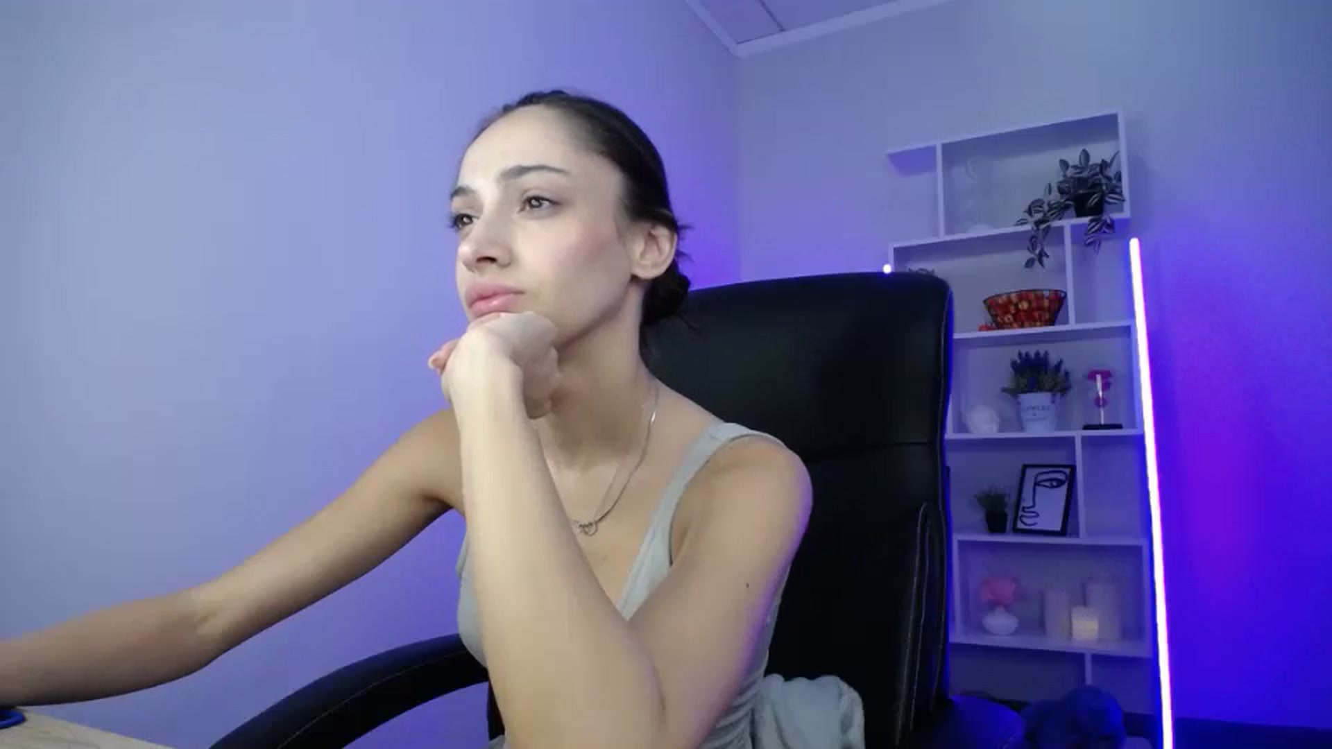 Gallery image thumbnail from FeraBerry's myfreecams stream on, 10/06/2024, 11:16 image 8 of 20