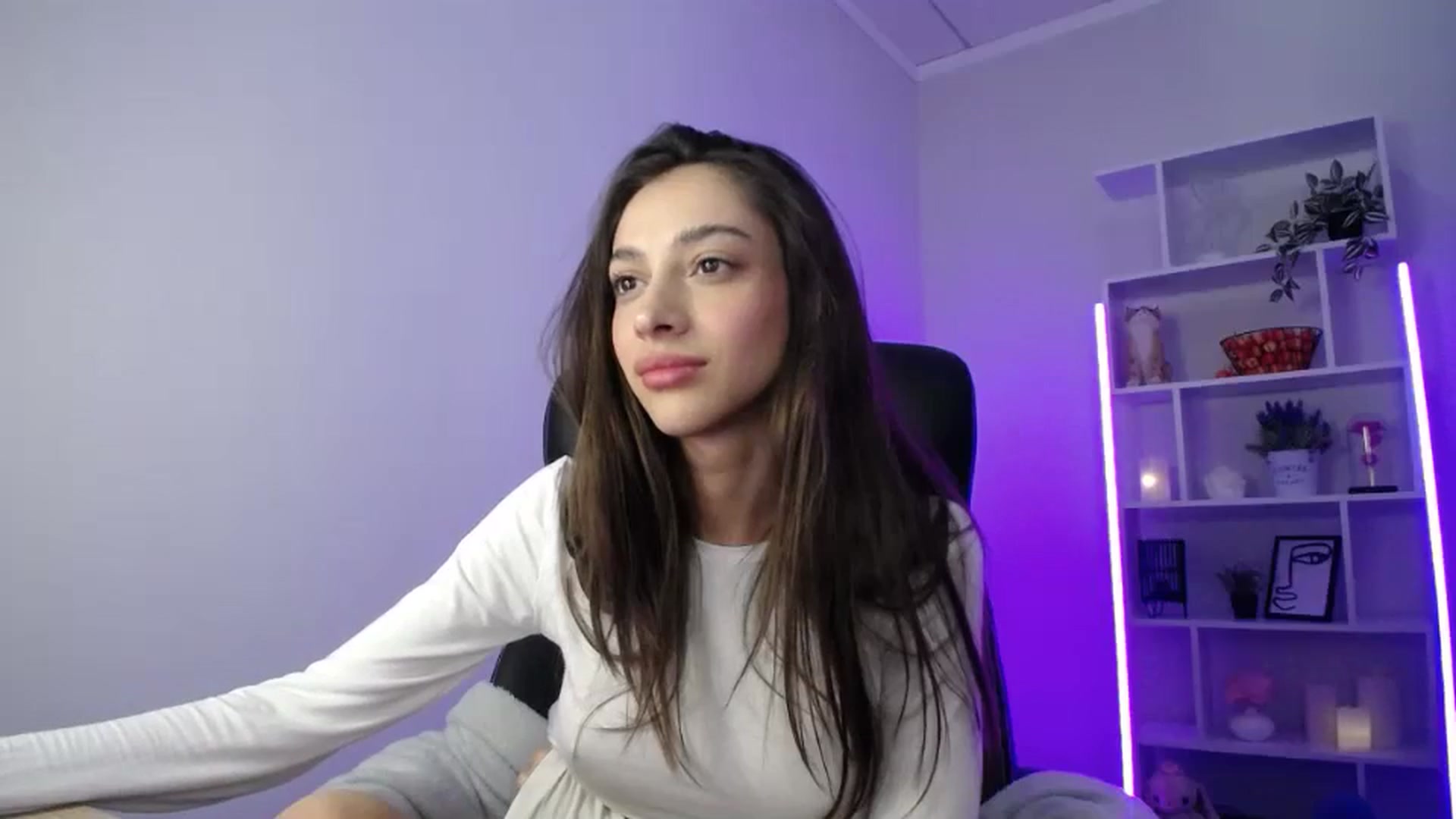 Gallery image thumbnail from FeraBerry's myfreecams stream on, 10/13/2024, 10:05 image 10 of 20