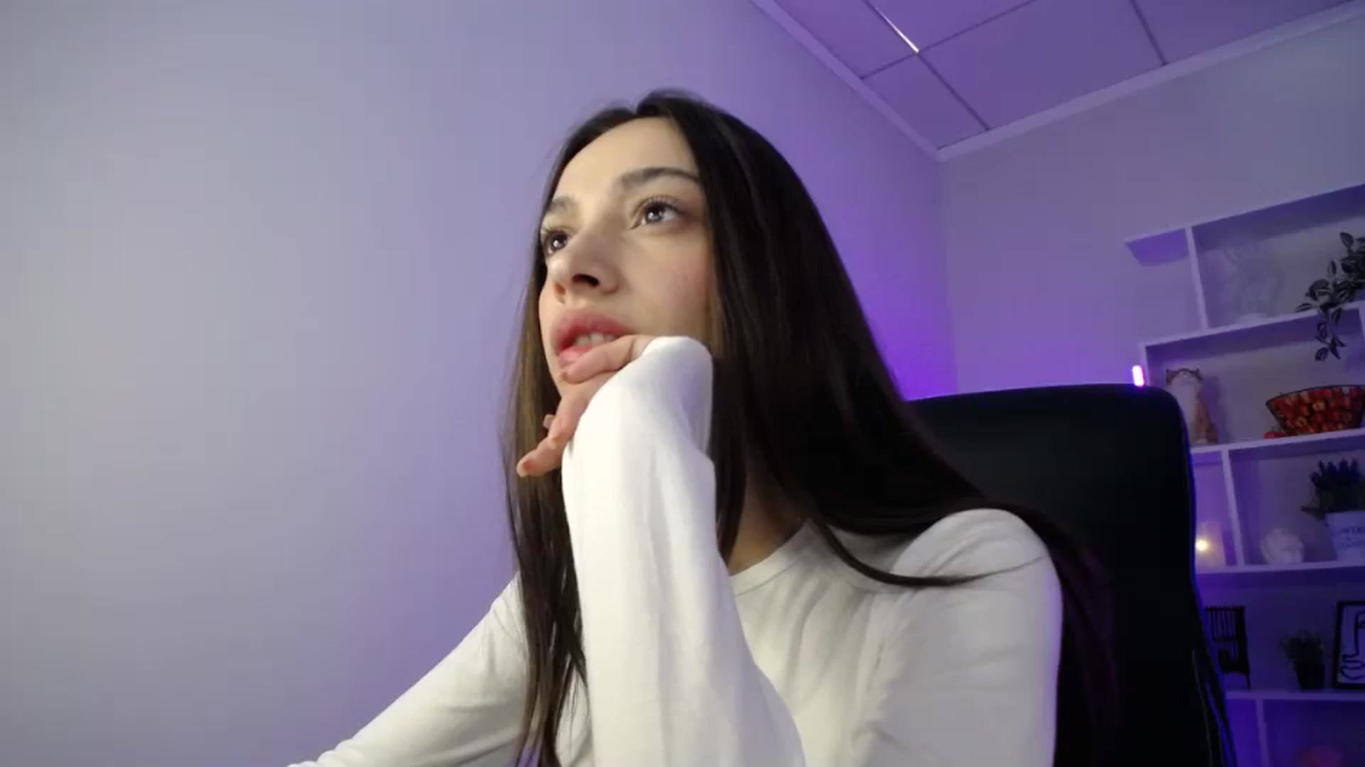 Gallery image thumbnail from FeraBerry's myfreecams stream on, 10/13/2024, 11:50 image 19 of 20