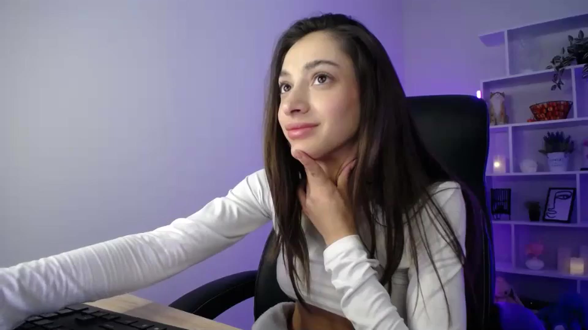 Gallery image thumbnail from FeraBerry's myfreecams stream on, 10/13/2024, 12:51 image 20 of 20