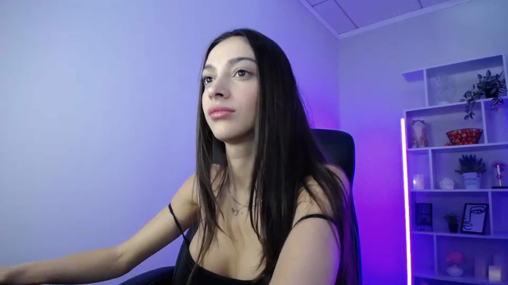 Gallery image thumbnail from FeraBerry's myfreecams stream on, 10/14/2024, 09:46 image 14 of 20