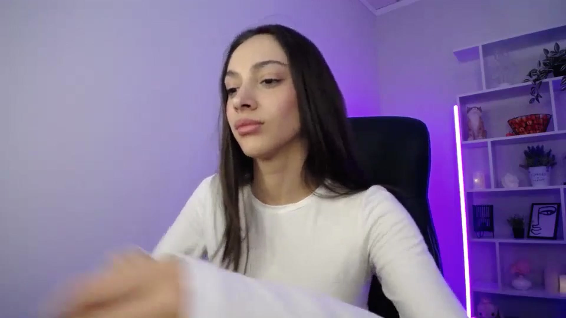 Gallery image thumbnail from FeraBerry's myfreecams stream on, 10/16/2024, 12:27 image 20 of 20