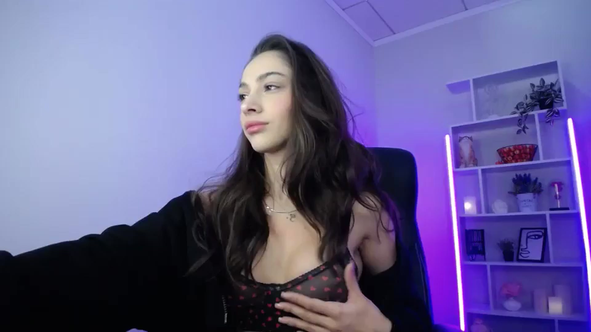 Gallery image thumbnail from FeraBerry's myfreecams stream on, 10/21/2024, 09:01 image 1 of 20
