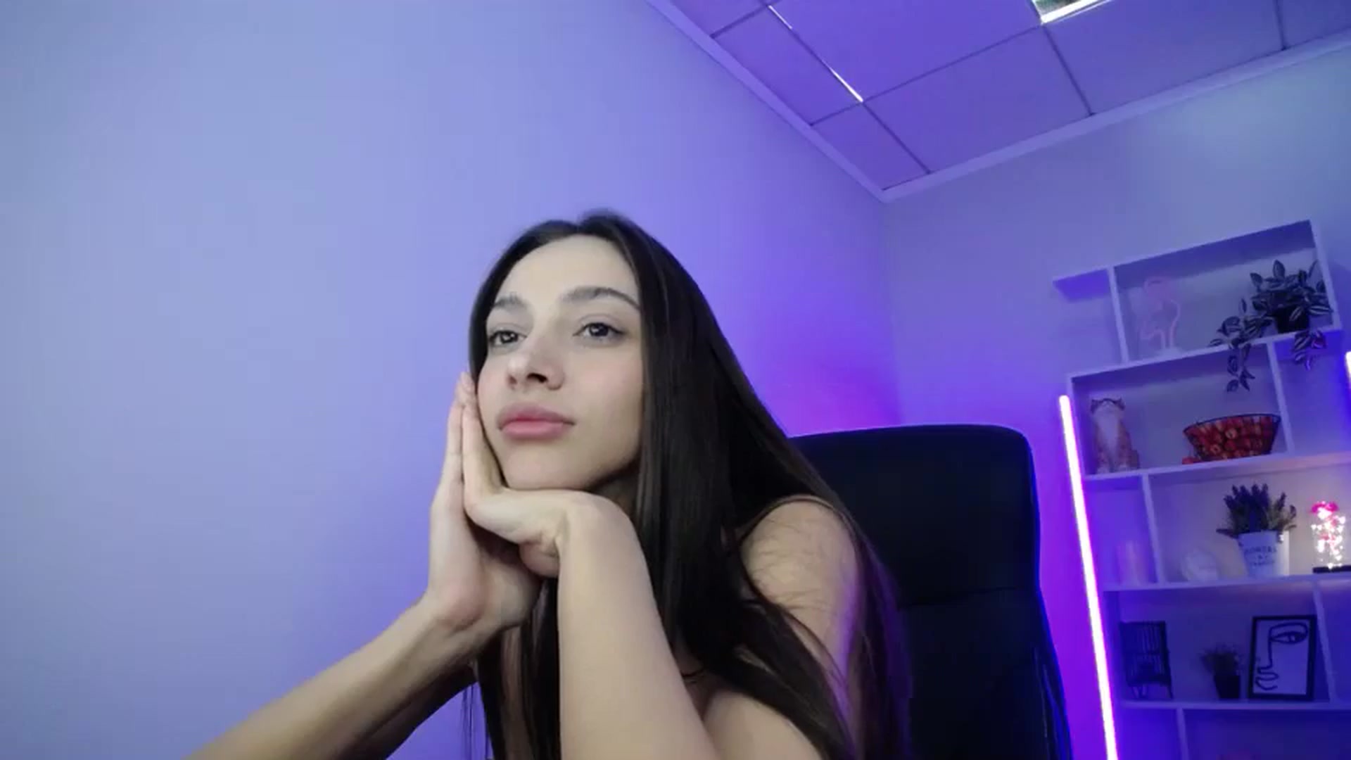 Gallery image thumbnail from FeraBerry's myfreecams stream on, 10/28/2024, 14:42 image 7 of 20