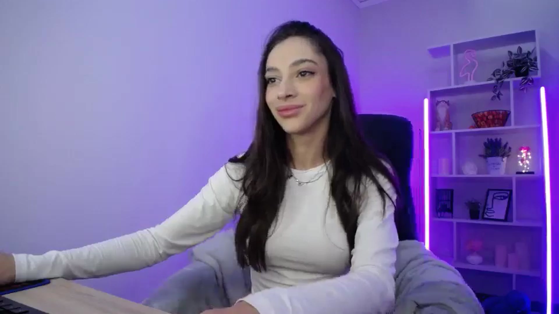 Gallery image thumbnail from FeraBerry's myfreecams stream on, 11/02/2024, 10:52 image 3 of 20
