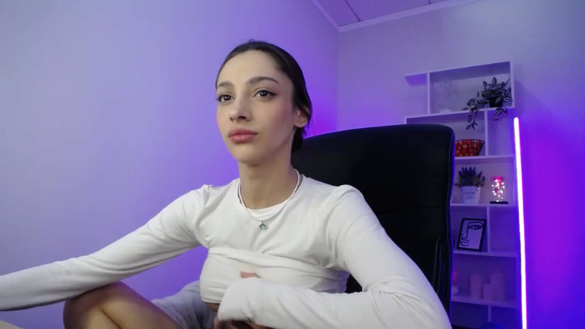 Gallery image thumbnail from FeraBerry's myfreecams stream on, 11/02/2024, 13:34 image 12 of 20