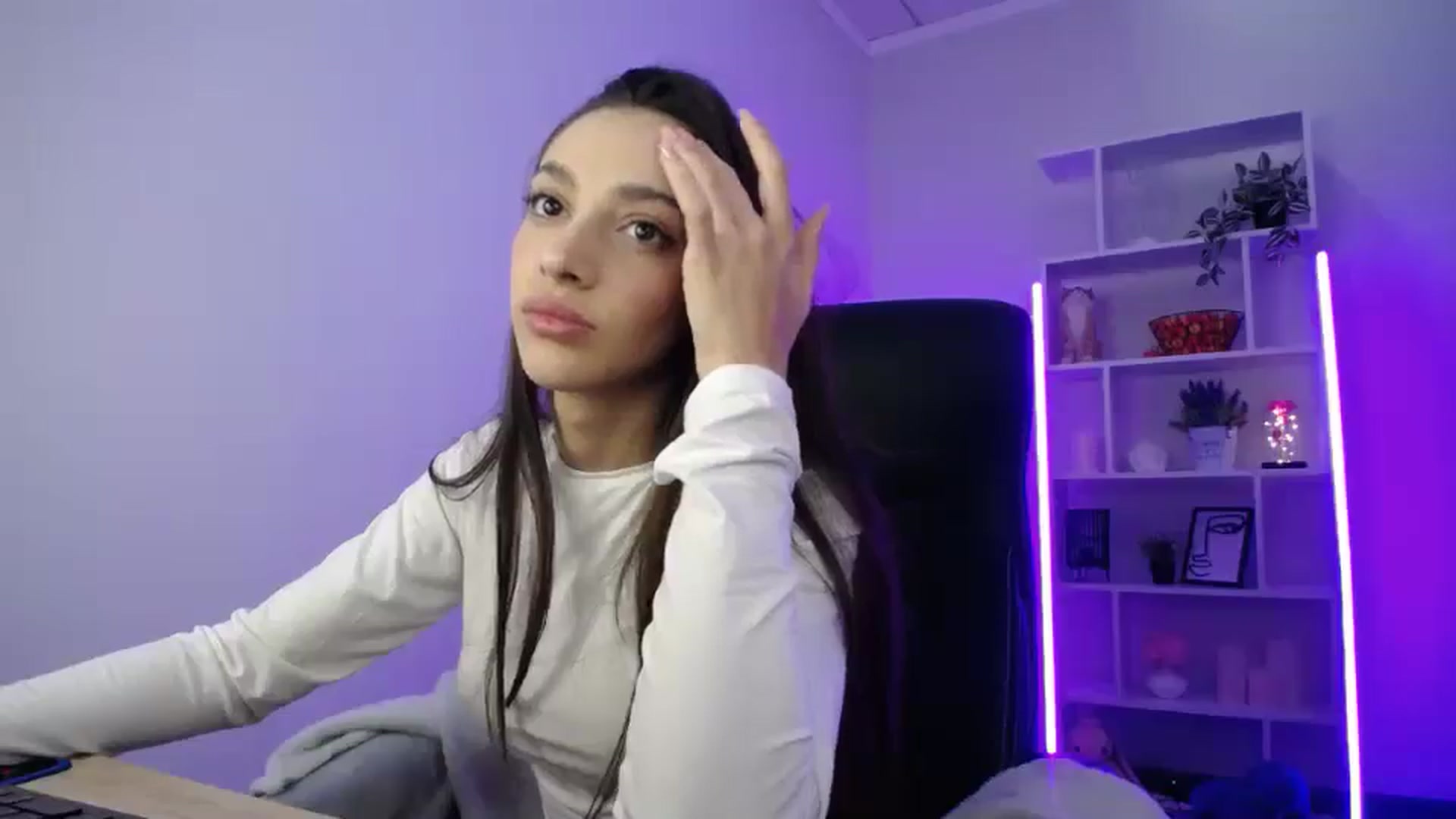 Gallery image thumbnail from FeraBerry's myfreecams stream on, 11/02/2024, 14:46 image 11 of 20