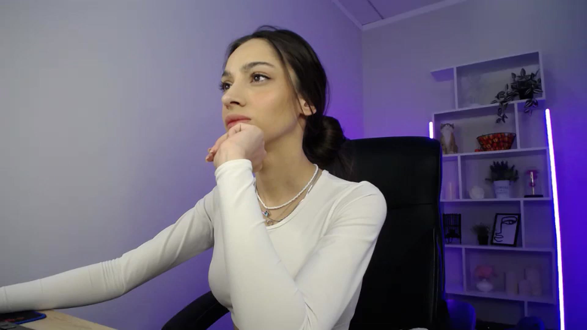 Gallery image thumbnail from FeraBerry's myfreecams stream on, 11/20/2024, 11:15 image 8 of 20