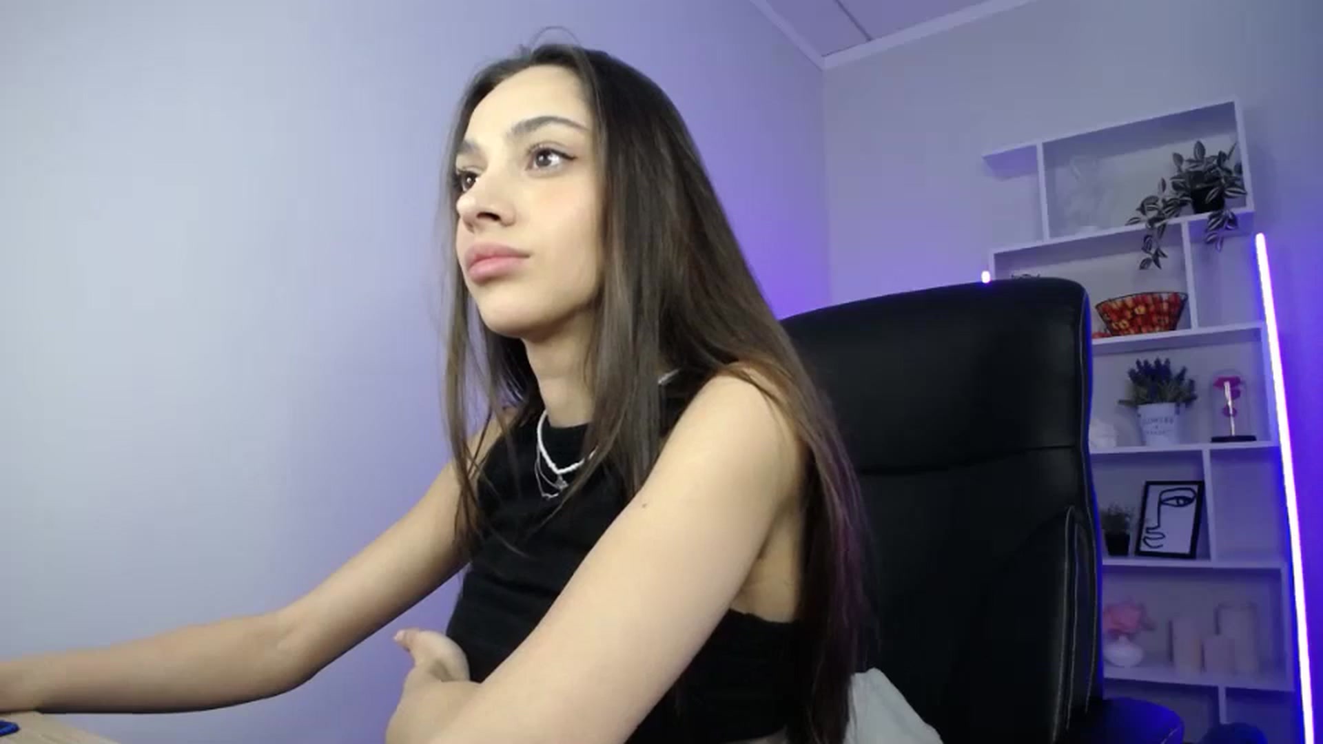 Gallery image thumbnail from FeraBerry's myfreecams stream on, 11/23/2024, 11:42 image 4 of 20