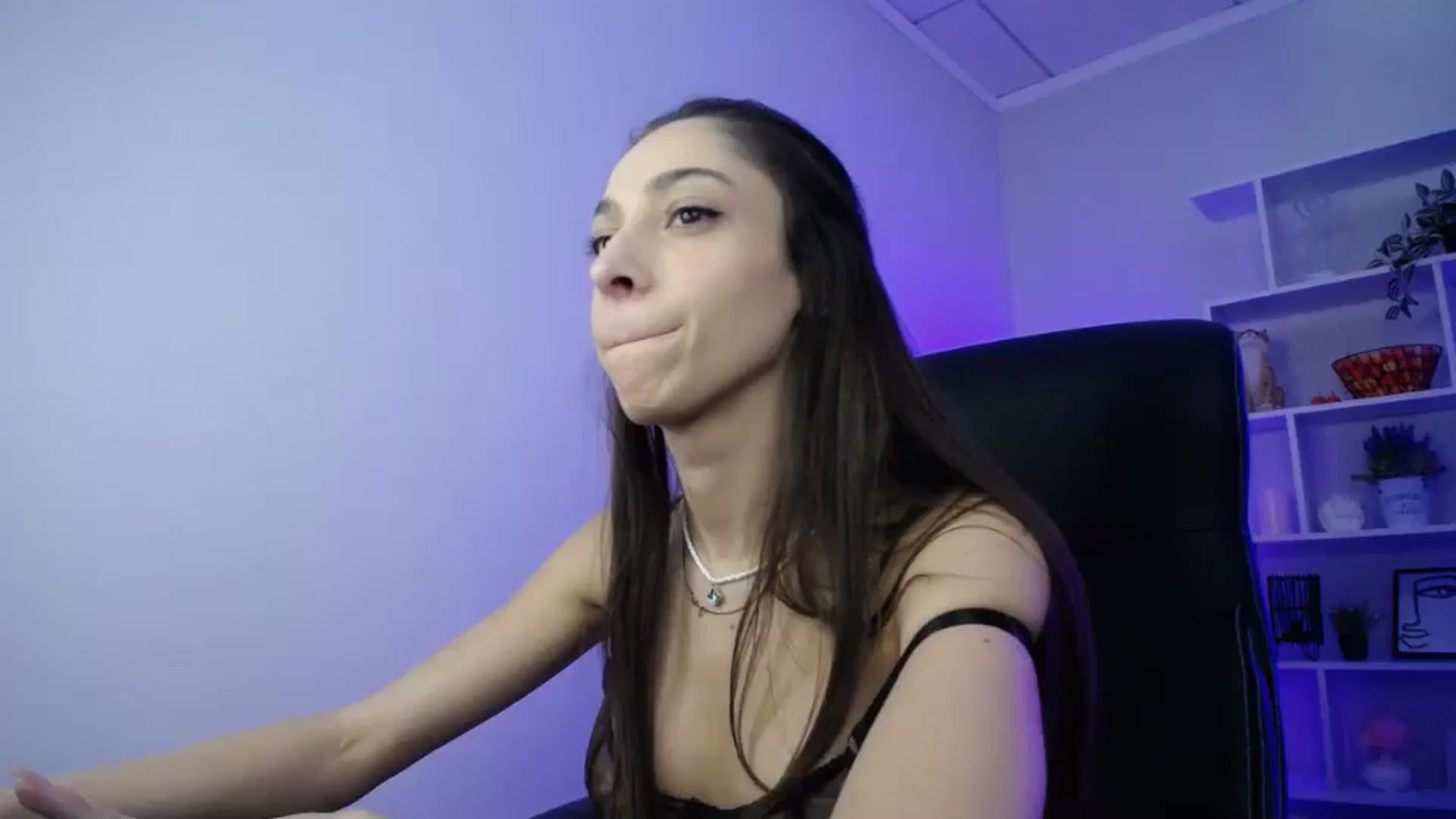 Gallery image thumbnail from FeraBerry's myfreecams stream on, 12/06/2024, 13:15 image 14 of 20