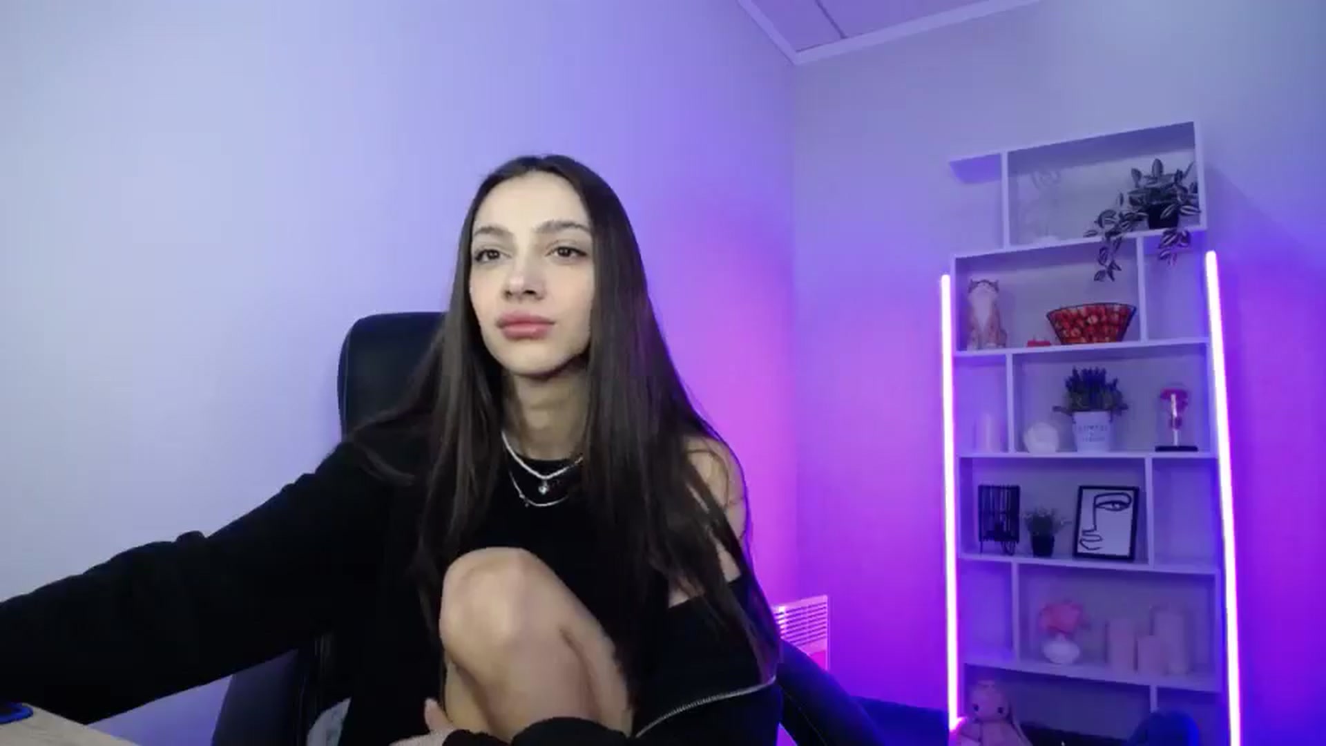 Gallery image thumbnail from FeraBerry's myfreecams stream on, 12/07/2024, 11:05 image 3 of 20