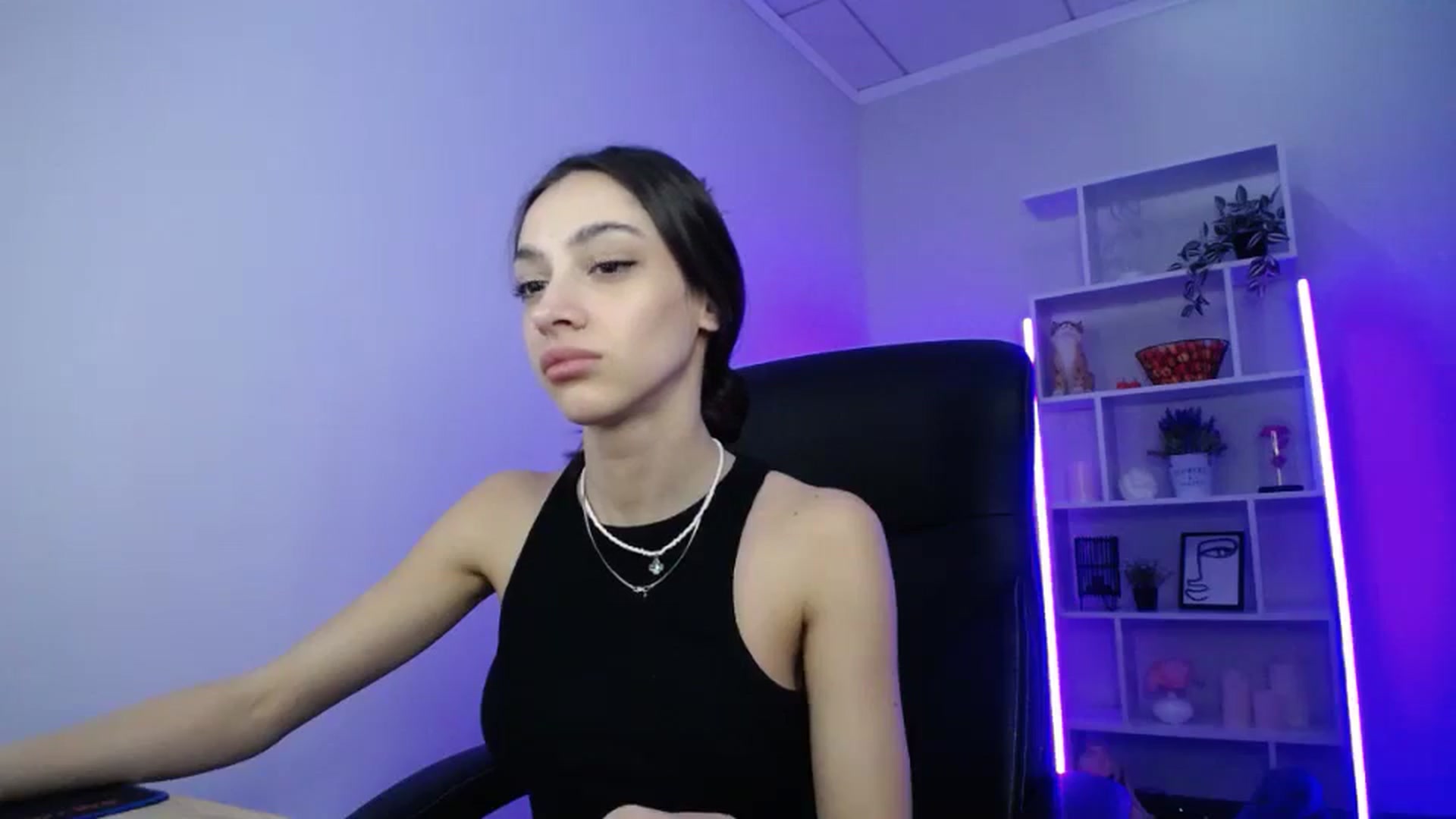 Gallery image thumbnail from FeraBerry's myfreecams stream on, 12/07/2024, 14:48 image 5 of 20