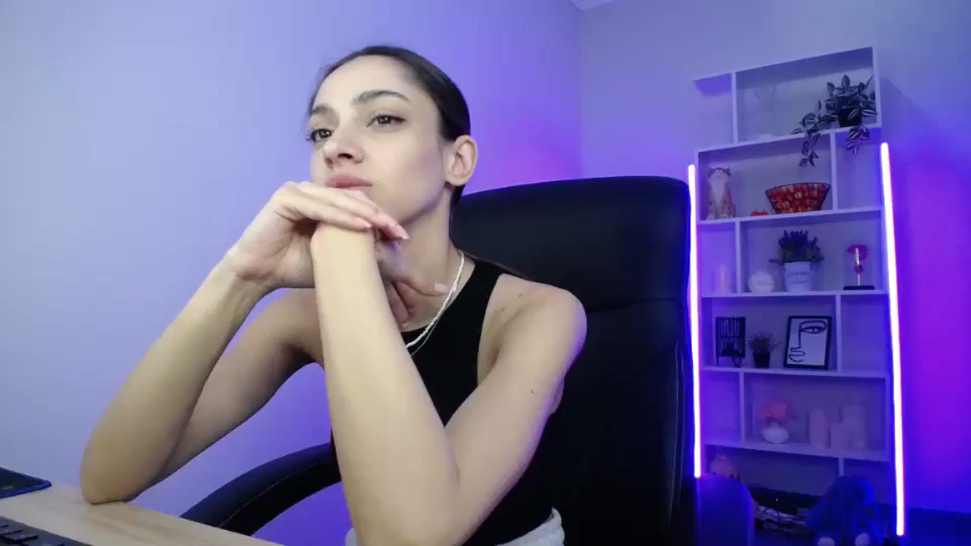 Gallery image thumbnail from FeraBerry's myfreecams stream on, 12/07/2024, 14:48 image 10 of 20
