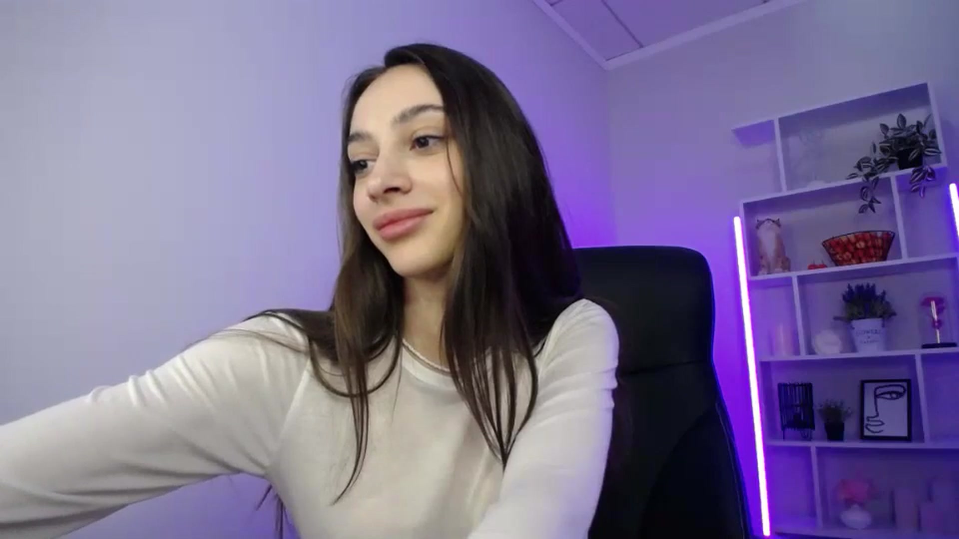 Gallery image thumbnail from FeraBerry's myfreecams stream on, 12/11/2024, 10:50 image 19 of 20