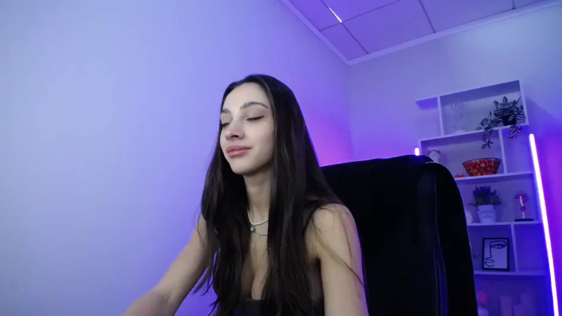 Gallery image thumbnail from FeraBerry's myfreecams stream on, 12/14/2024, 14:09 image 13 of 20