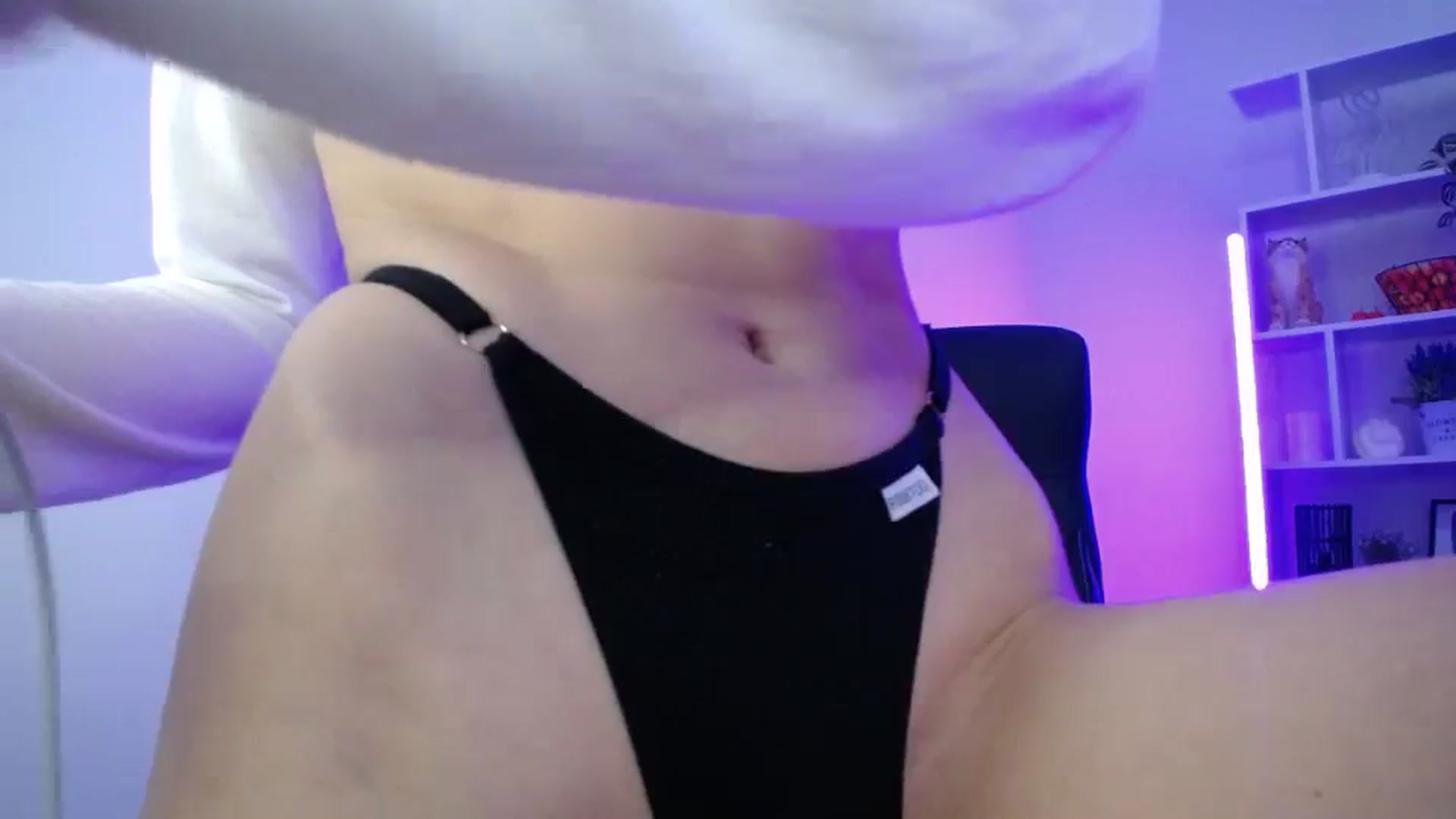 Gallery image thumbnail from FeraBerry's myfreecams stream on, 12/15/2024, 14:50 image 19 of 20