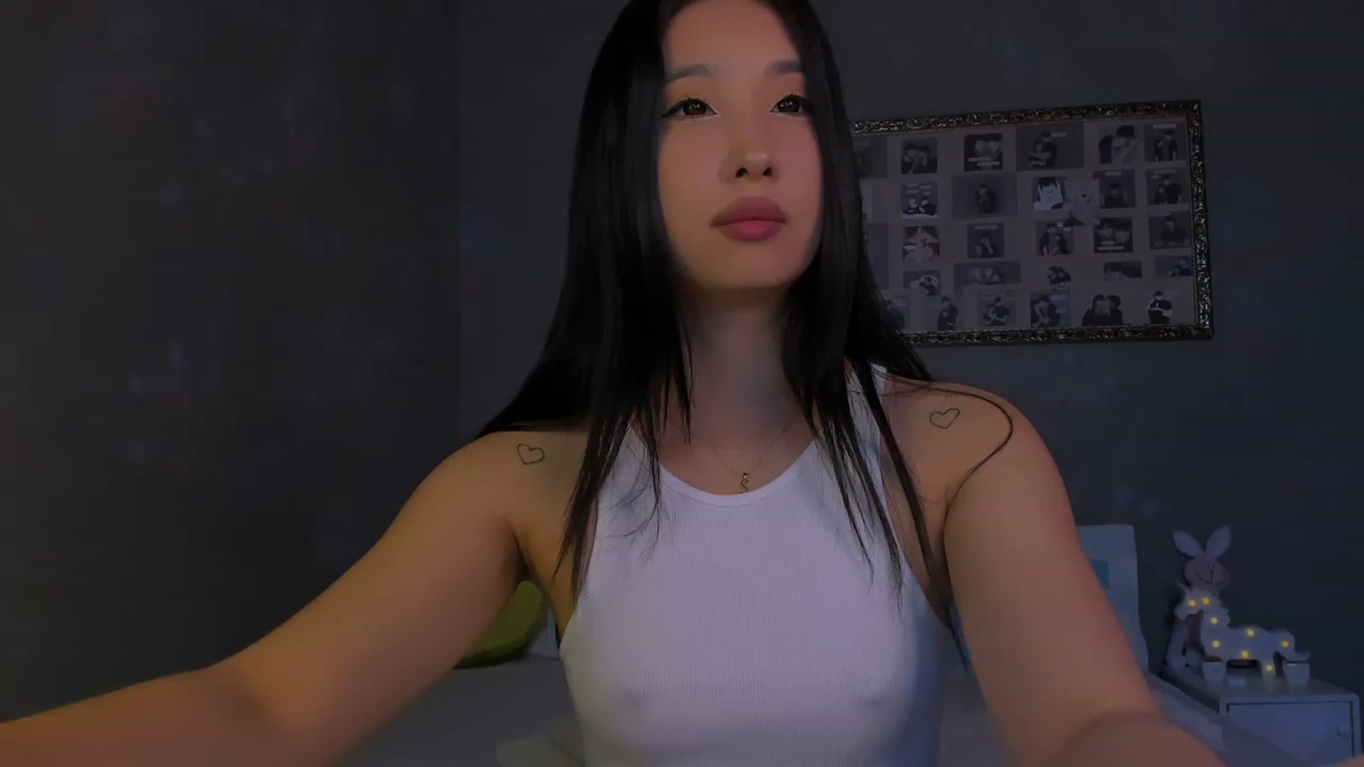 Gallery image thumbnail from FeralBerry66's myfreecams stream on, 01/09/2024, 07:12 image 8 of 20