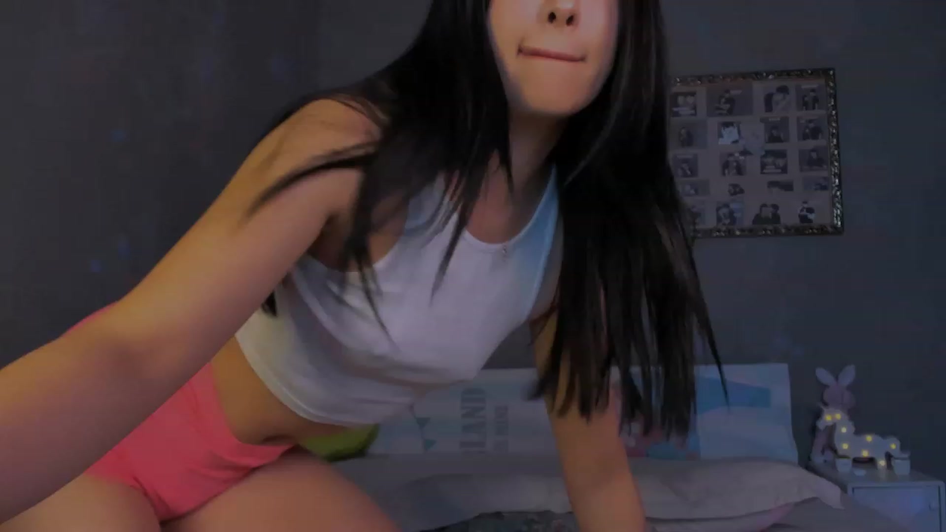 Gallery image thumbnail from FeralBerry66's myfreecams stream on, 01/09/2024, 07:51 image 12 of 20