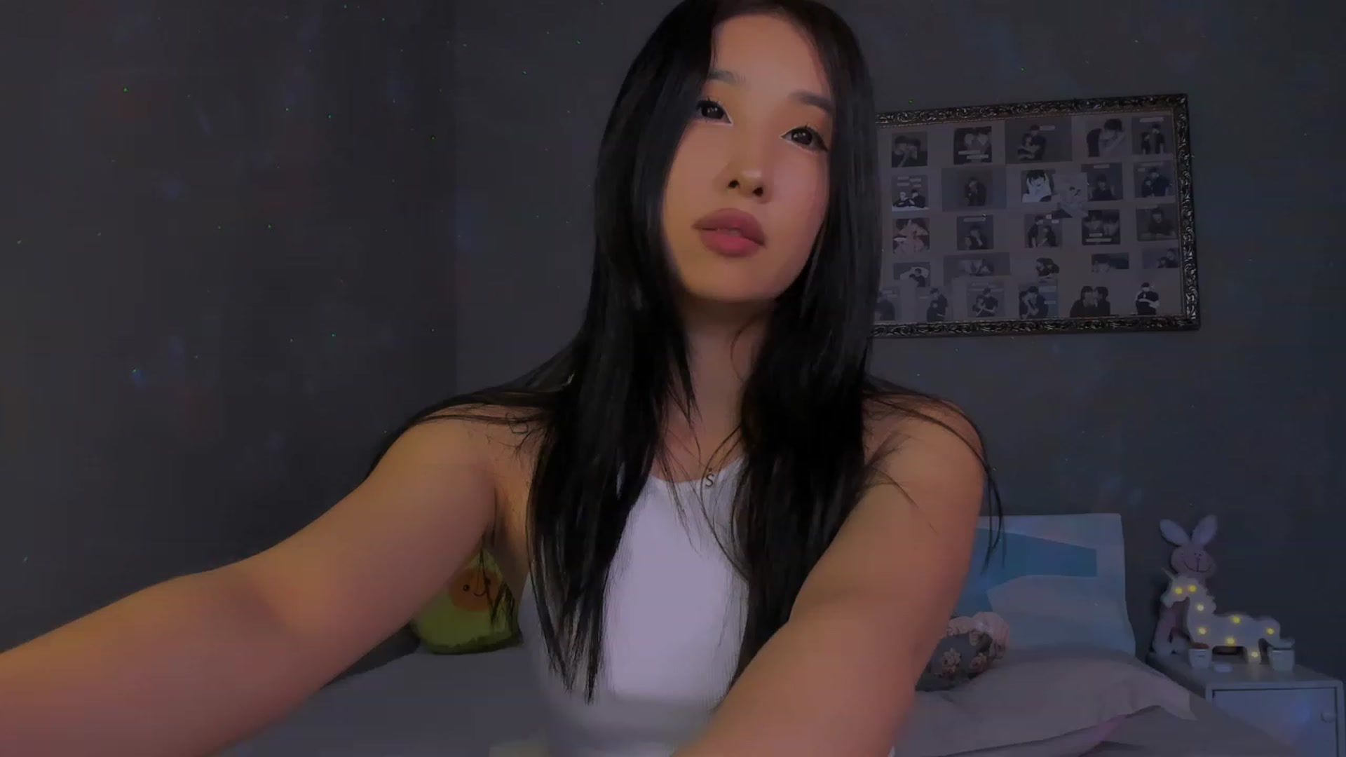 Gallery image thumbnail from FeralBerry66's myfreecams stream on, 01/09/2024, 07:51 image 18 of 20