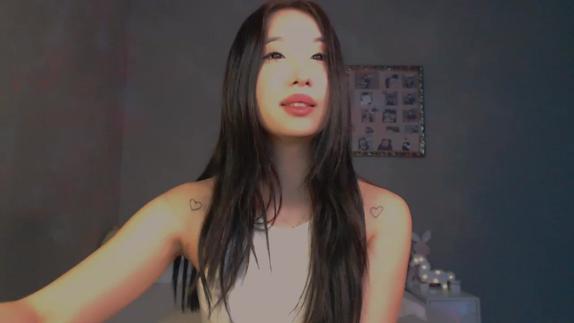 Gallery image thumbnail from FeralBerry66's myfreecams stream on, 01/09/2024, 09:44 image 6 of 20