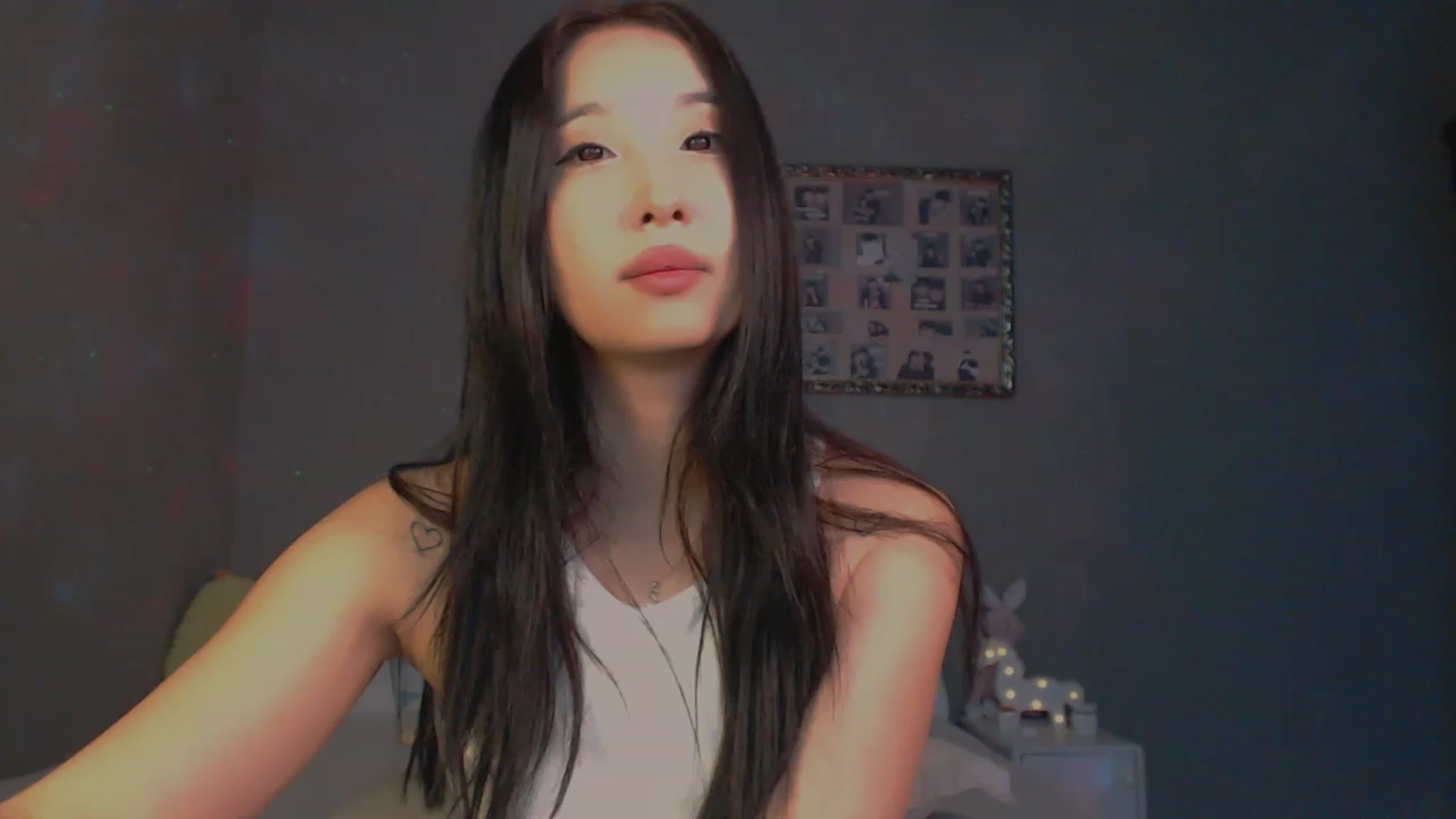 Gallery image thumbnail from FeralBerry66's myfreecams stream on, 01/09/2024, 09:44 image 17 of 20