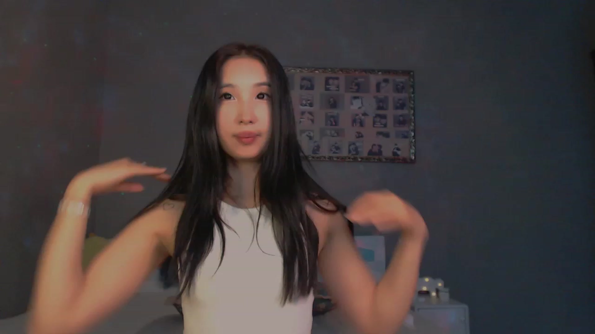 Gallery image thumbnail from FeralBerry66's myfreecams stream on, 01/09/2024, 09:44 image 16 of 20