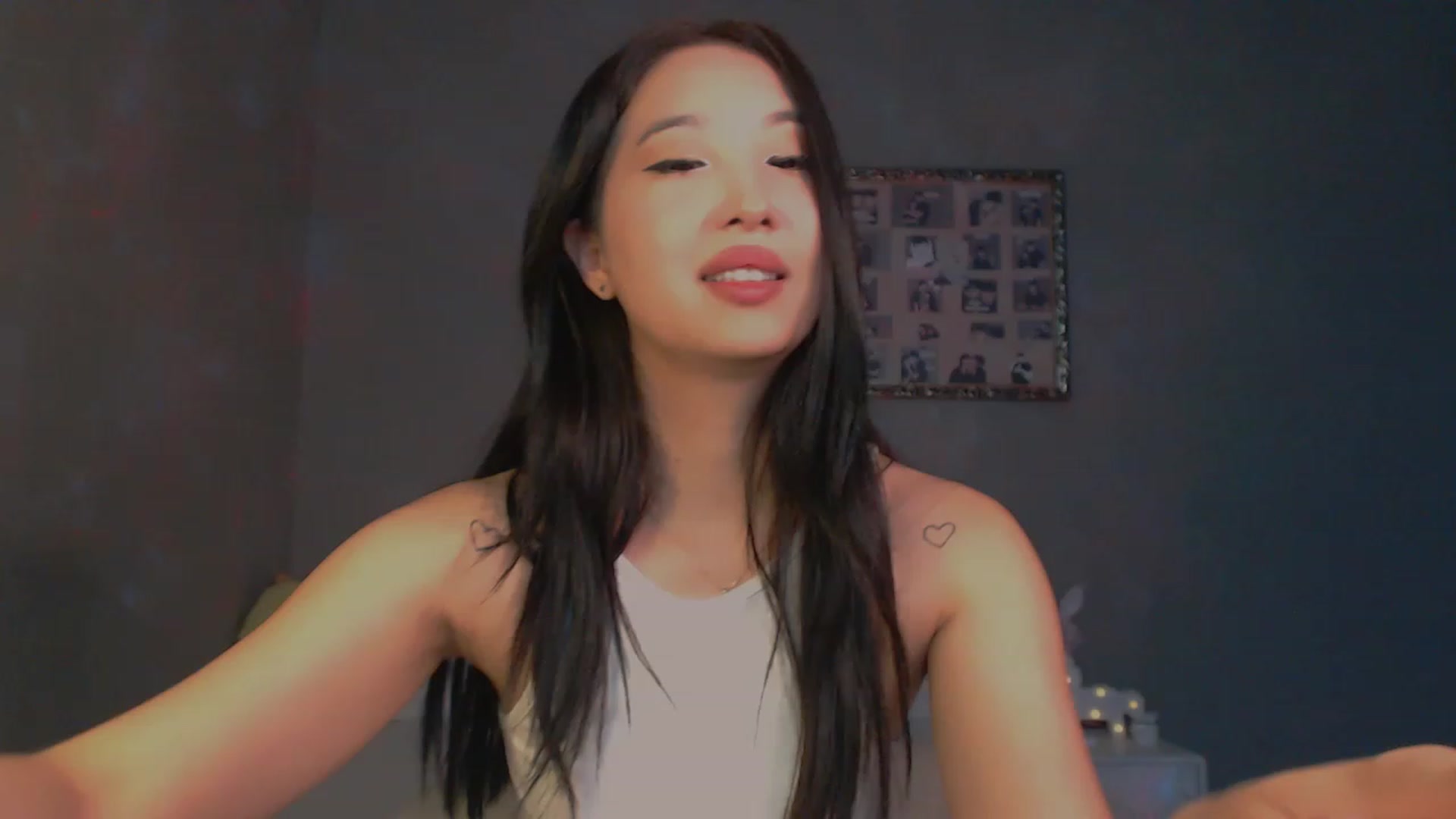 Gallery image thumbnail from FeralBerry66's myfreecams stream on, 01/09/2024, 09:44 image 10 of 20