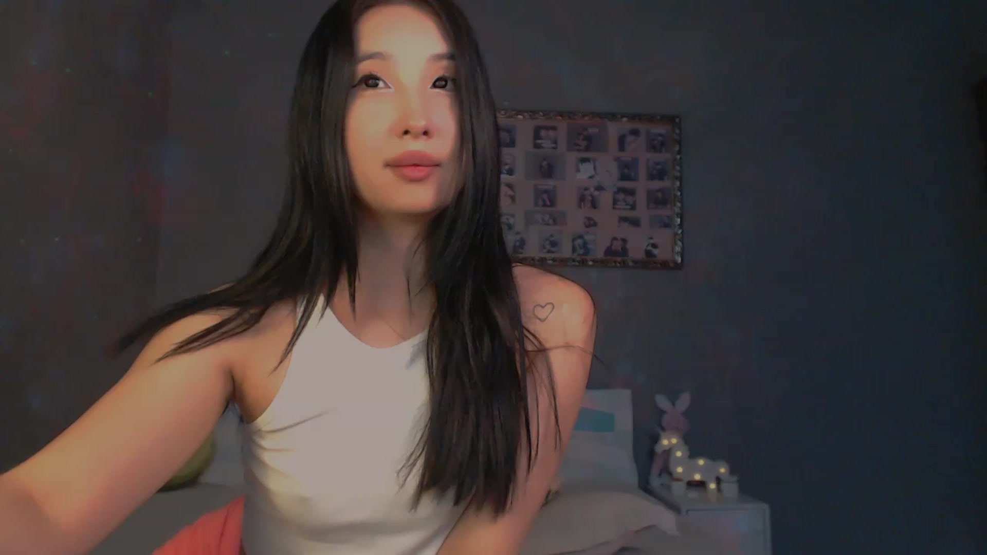 Gallery image thumbnail from FeralBerry66's myfreecams stream on, 01/09/2024, 10:05 image 5 of 20