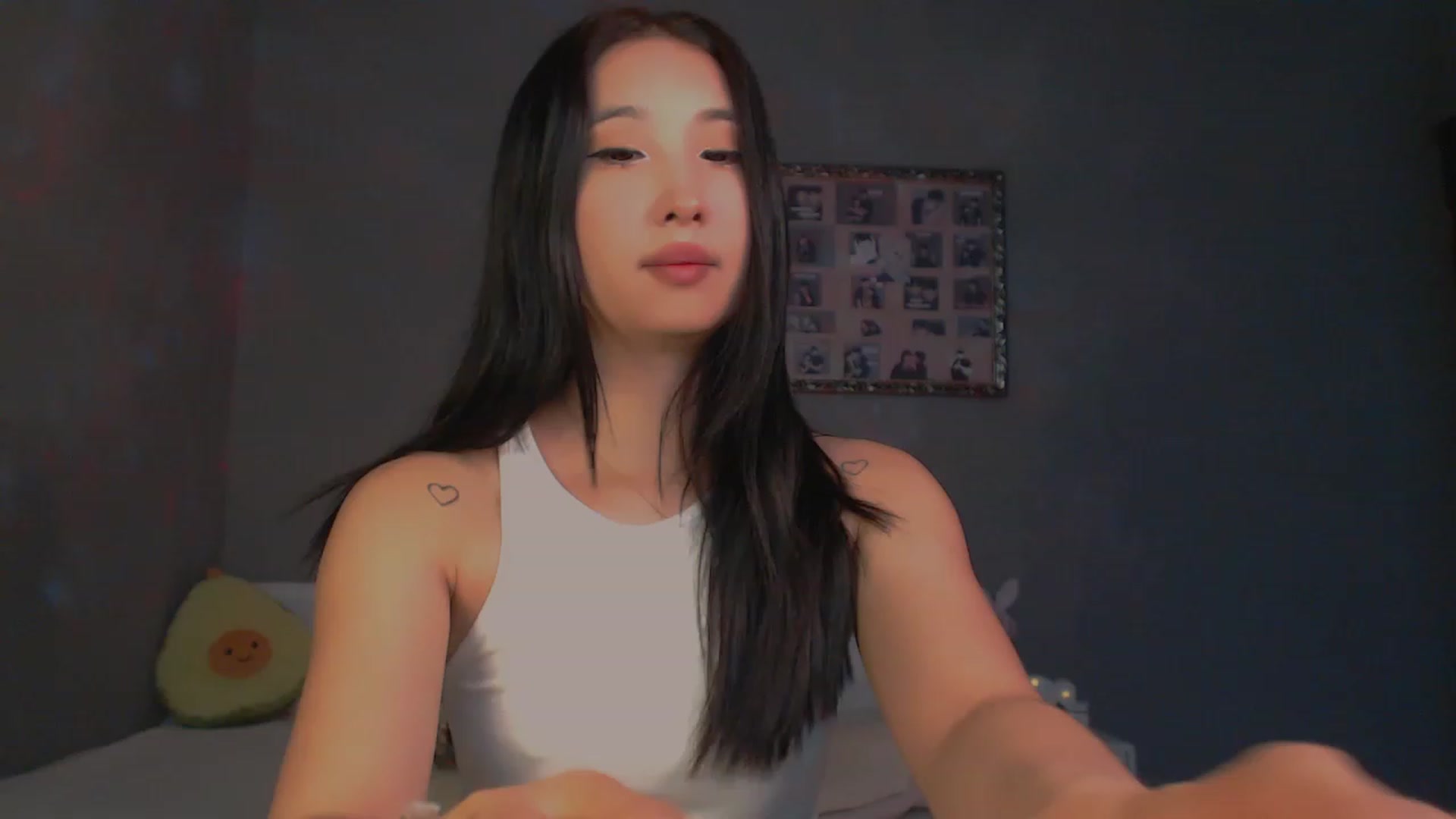Gallery image thumbnail from FeralBerry66's myfreecams stream on, 01/09/2024, 10:05 image 10 of 20
