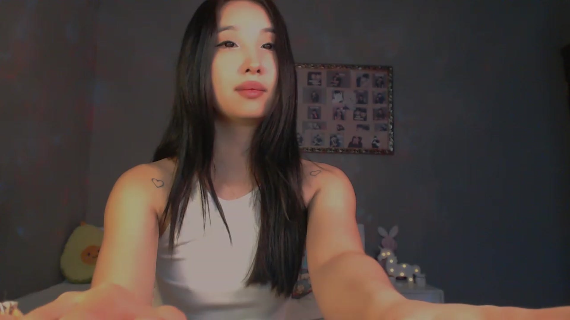 Gallery image thumbnail from FeralBerry66's myfreecams stream on, 01/09/2024, 10:05 image 19 of 20