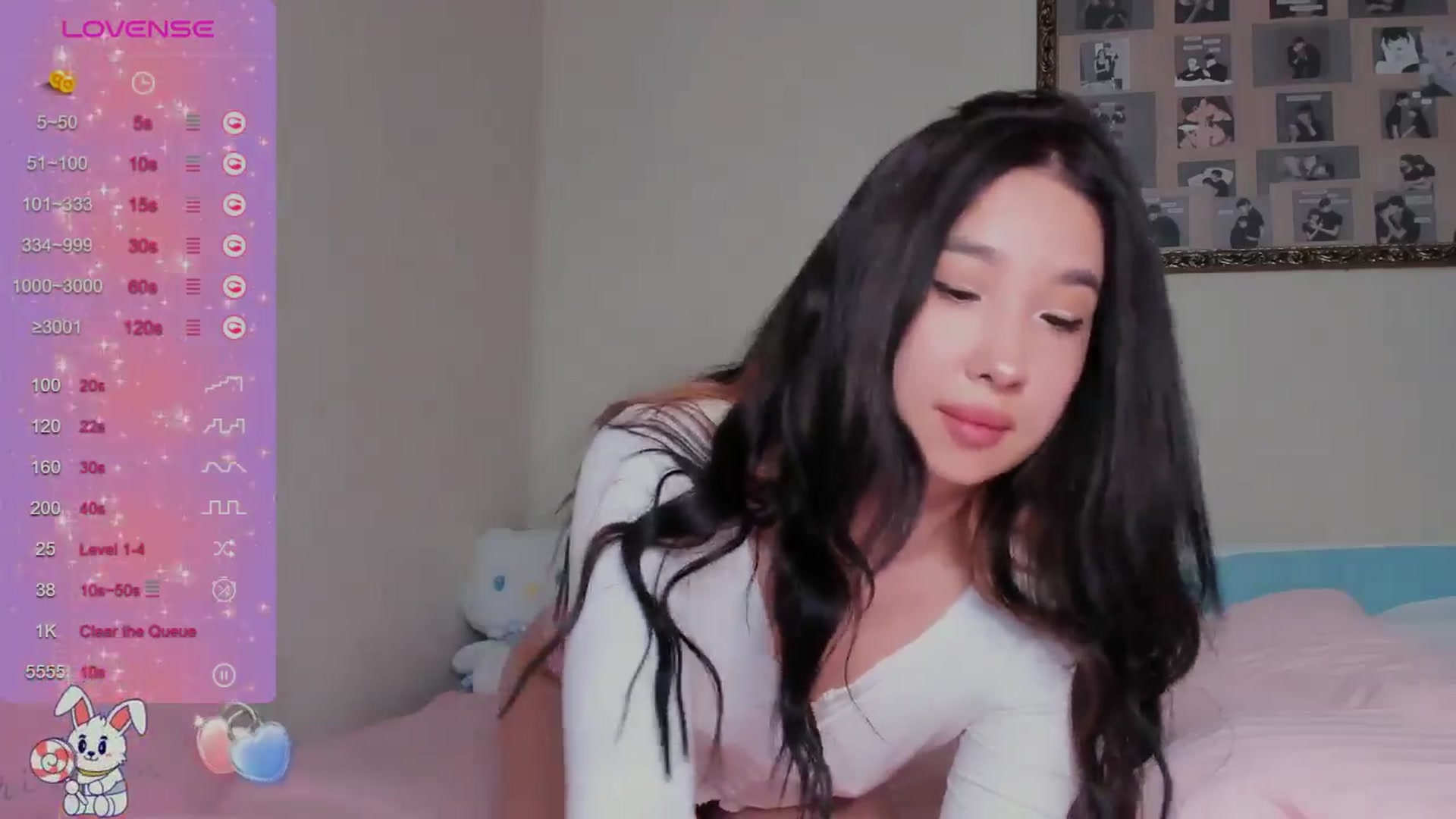 Gallery image thumbnail from FeralBerry66's myfreecams stream on, 03/22/2024, 08:04 image 5 of 20