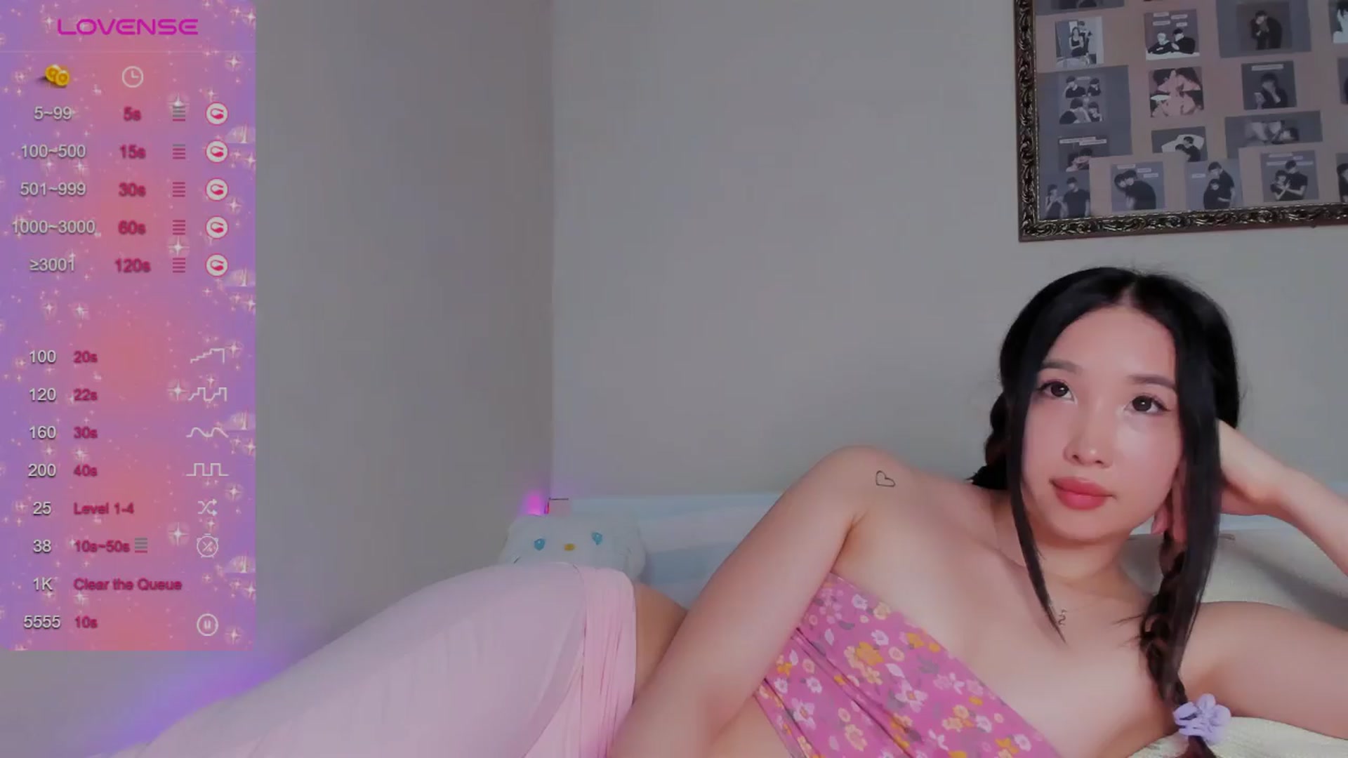 Gallery image thumbnail from FeralBerry66's myfreecams stream on, 04/12/2024, 07:19 image 17 of 20