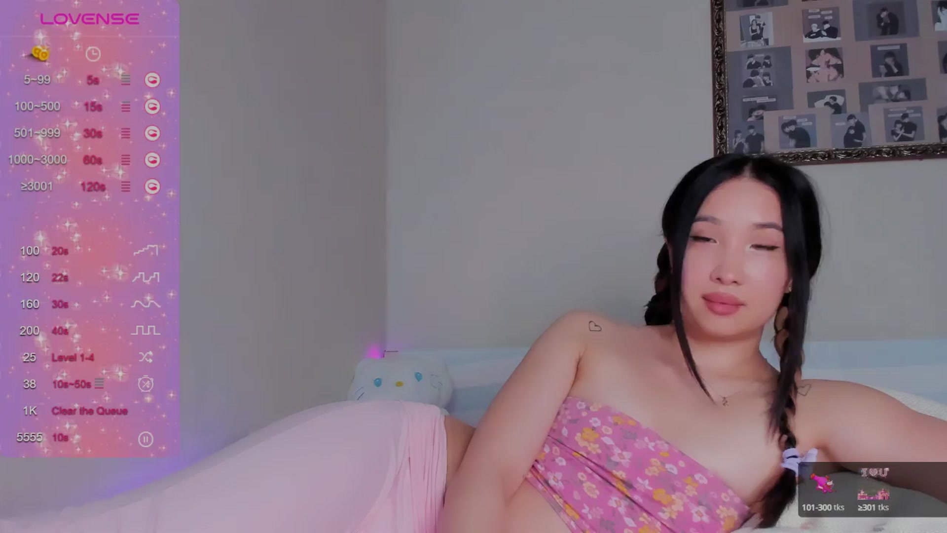 Gallery image thumbnail from FeralBerry66's myfreecams stream on, 04/12/2024, 07:19 image 3 of 20