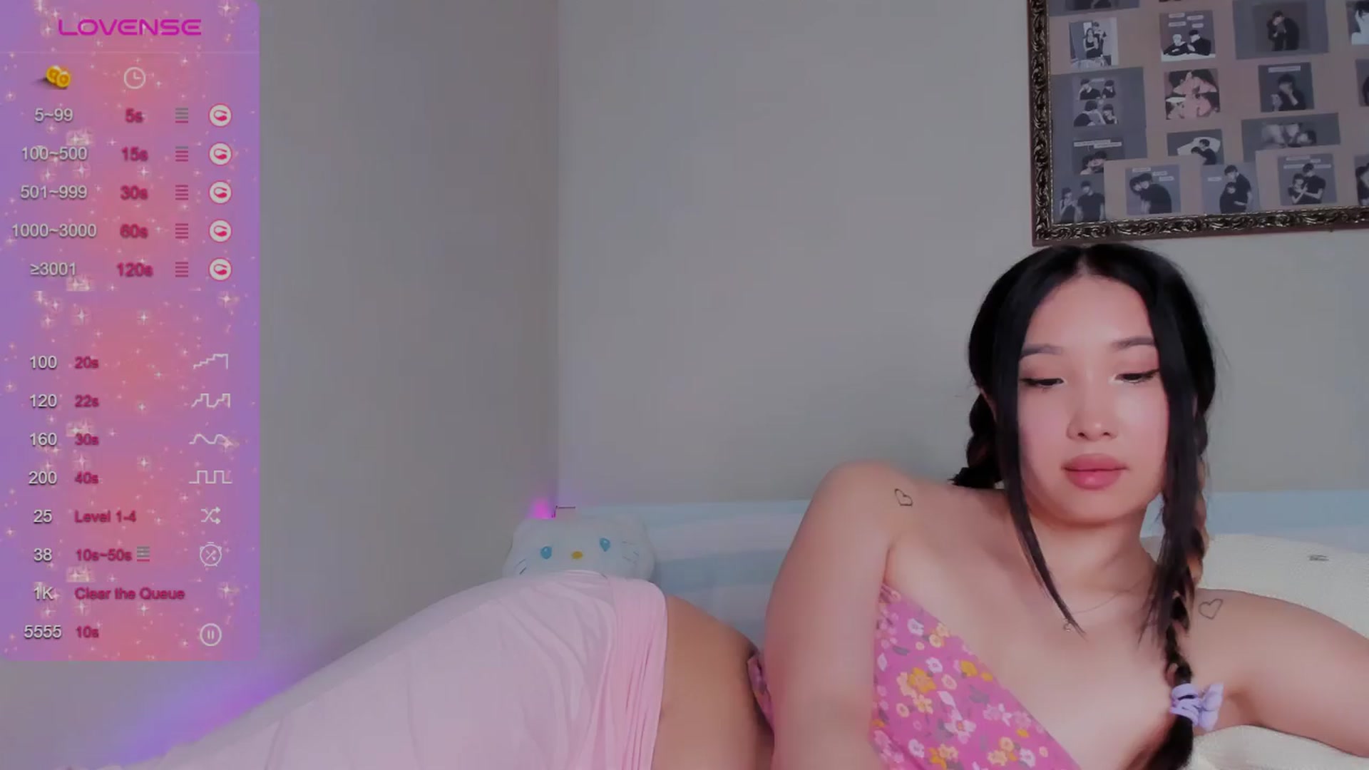 Gallery image thumbnail from FeralBerry66's myfreecams stream on, 04/12/2024, 07:19 image 8 of 20