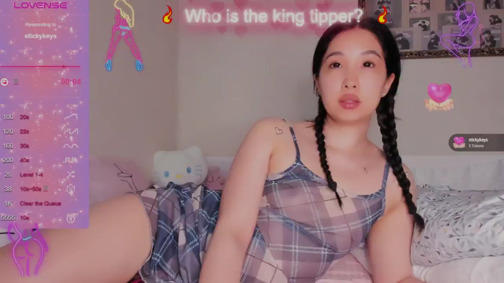 Gallery image thumbnail from FeralBerry66's myfreecams stream on, 05/20/2024, 07:04 image 19 of 20