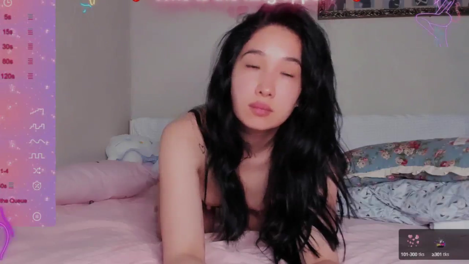 Gallery image thumbnail from FeralBerry66's myfreecams stream on, 05/30/2024, 07:23 image 16 of 20