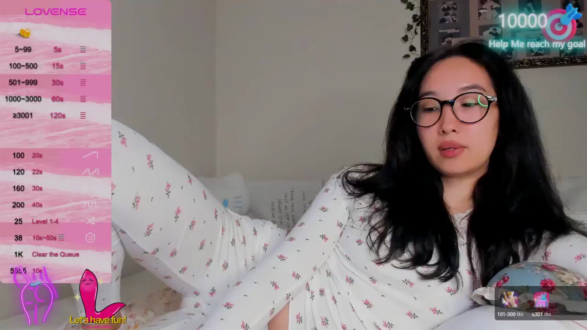 Gallery image thumbnail from FeralBerry66's myfreecams stream on, 09/27/2024, 17:05 image 6 of 20