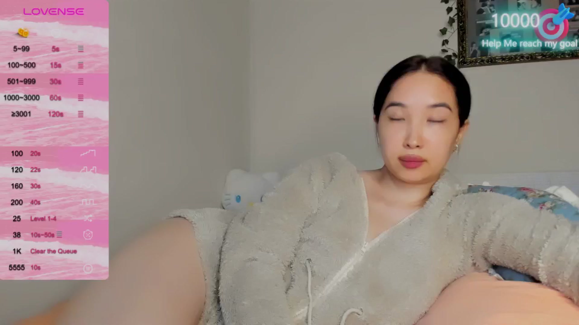 Gallery image thumbnail from FeralBerry66's myfreecams stream on, 10/08/2024, 17:41 image 18 of 20