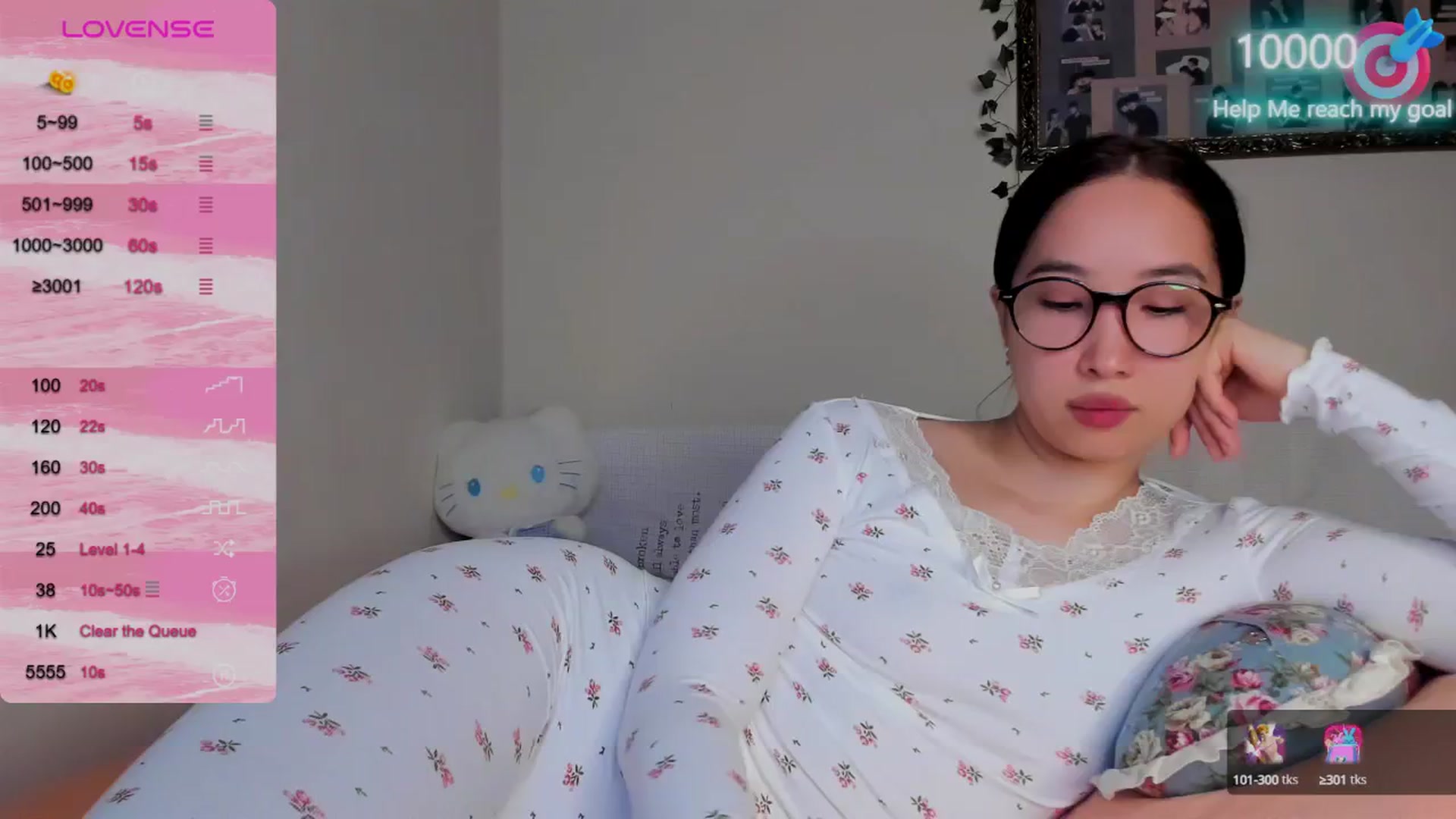 Gallery image thumbnail from FeralBerry66's myfreecams stream on, 10/10/2024, 14:51 image 3 of 20