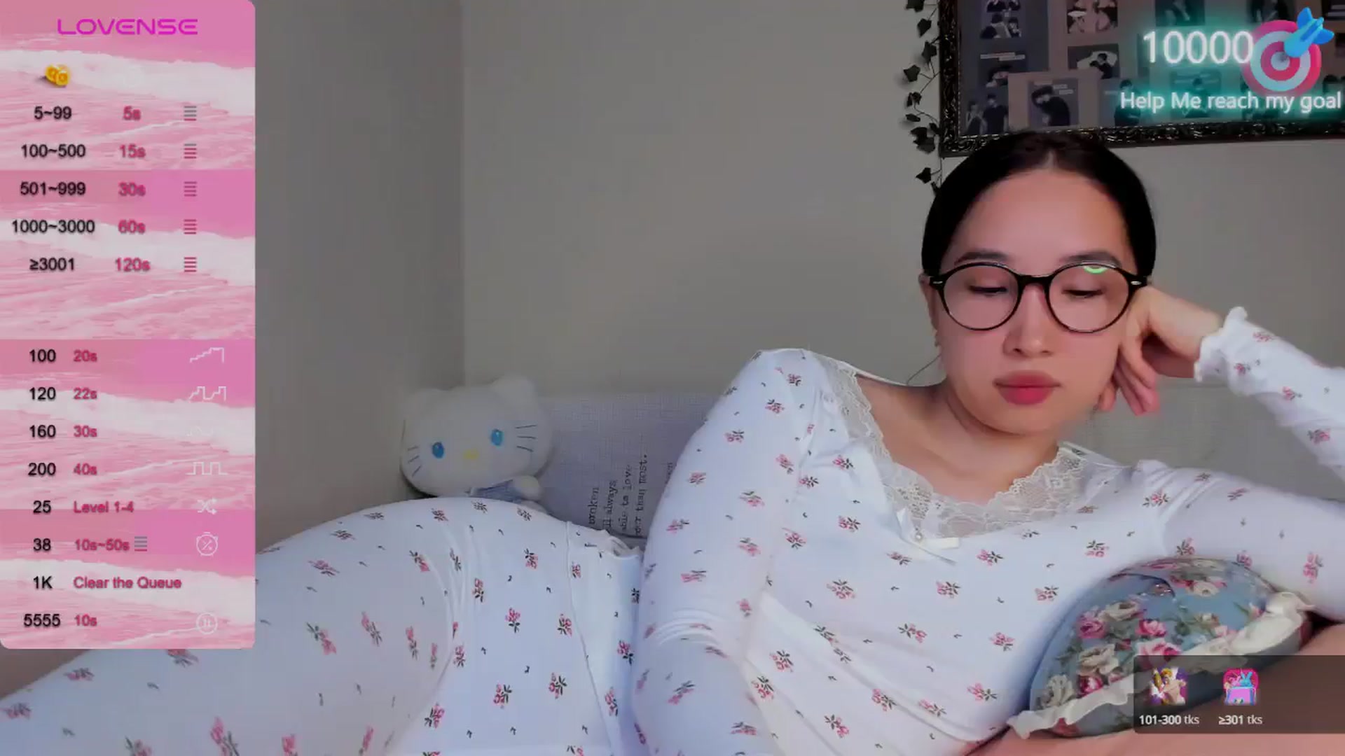 Gallery image thumbnail from FeralBerry66's myfreecams stream on, 10/10/2024, 14:51 image 6 of 20