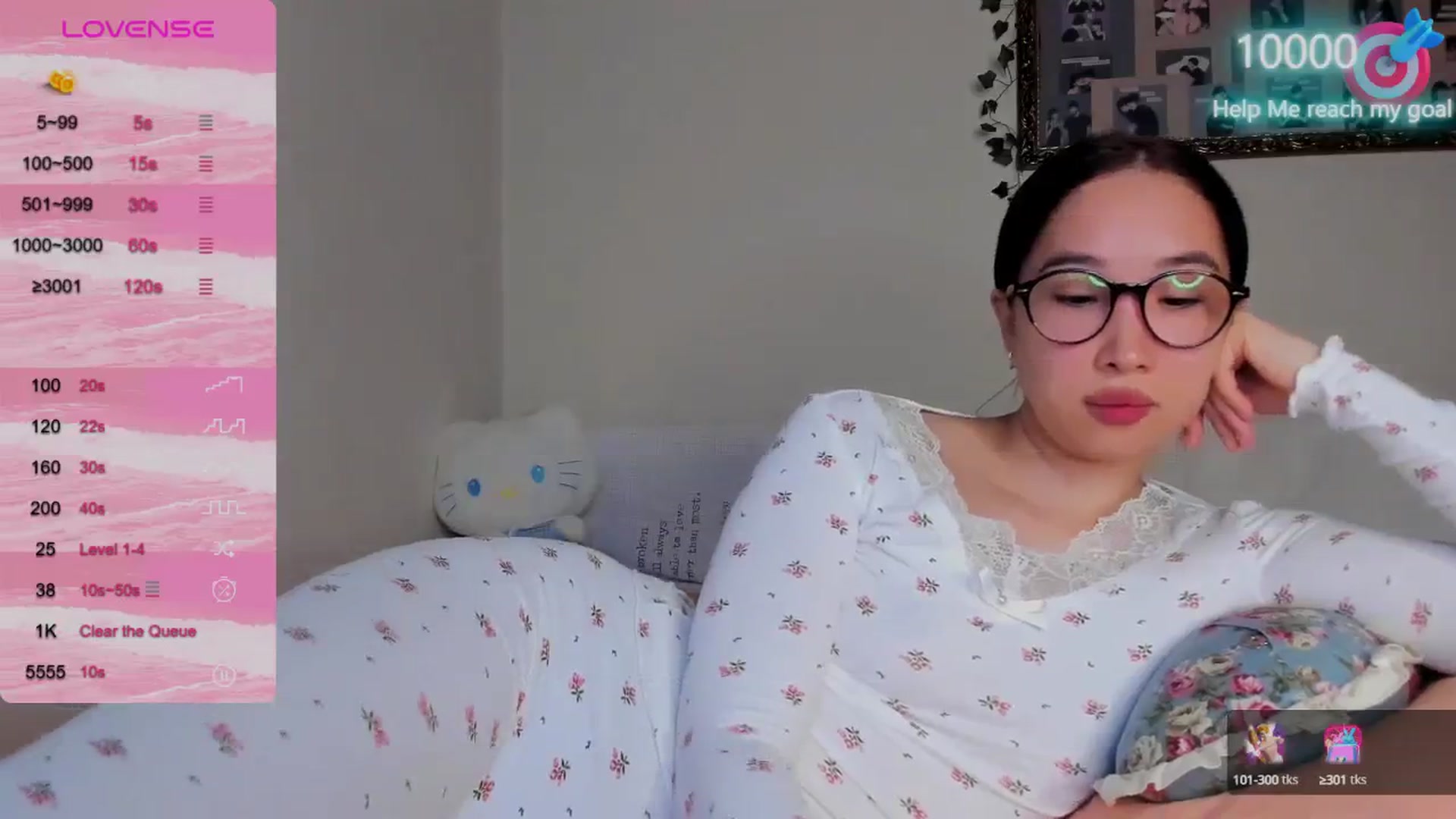 Gallery image thumbnail from FeralBerry66's myfreecams stream on, 10/10/2024, 14:51 image 5 of 20