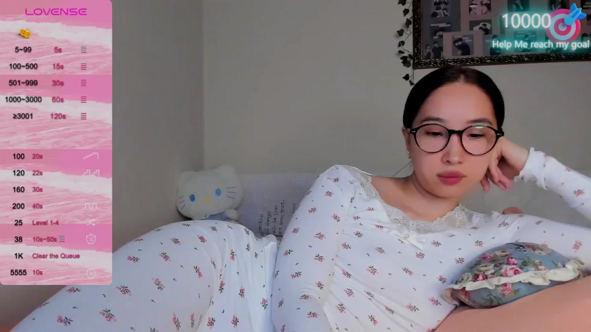 Gallery image thumbnail from FeralBerry66's myfreecams stream on, 10/10/2024, 15:19 image 10 of 20