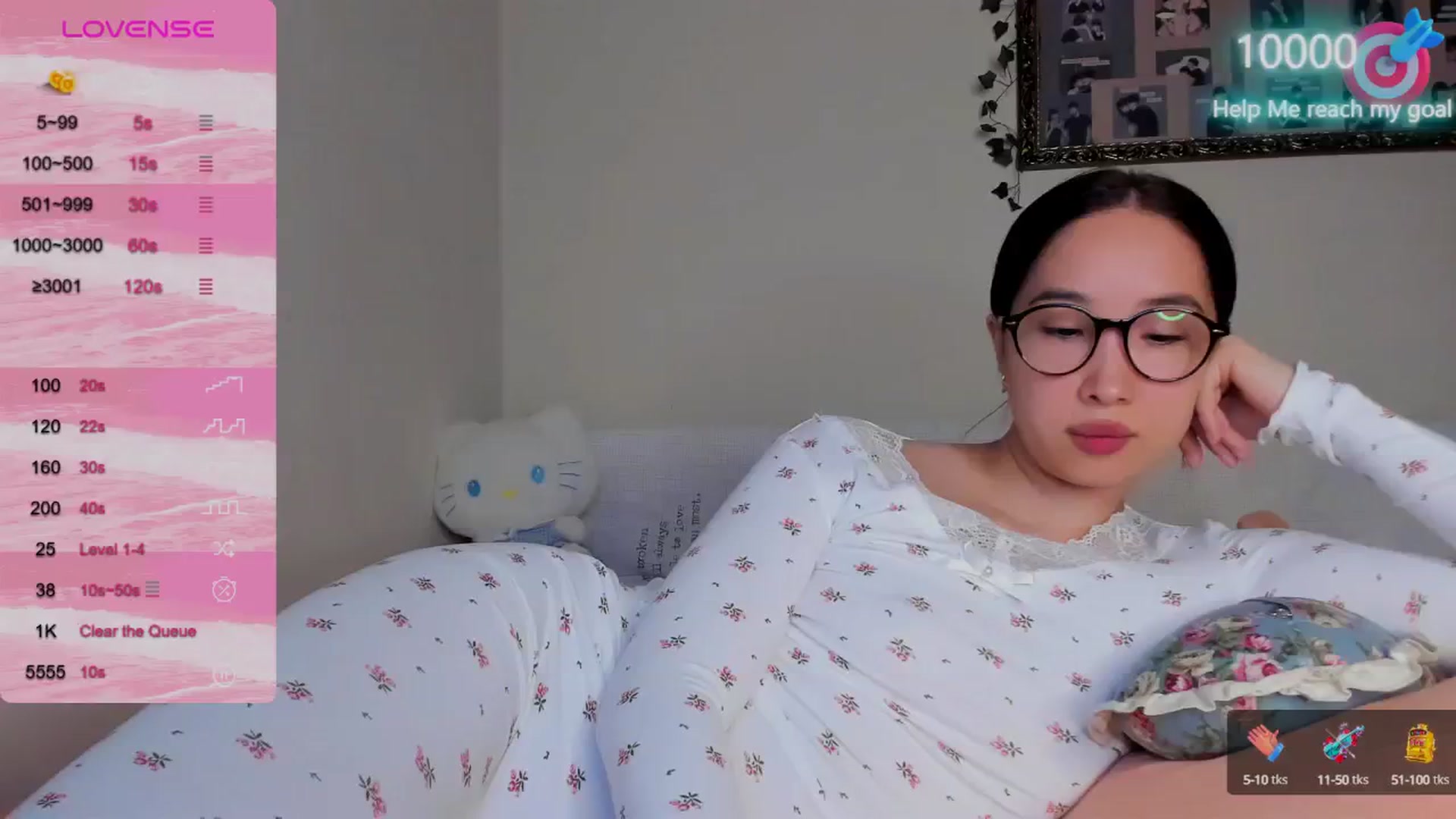 Gallery image thumbnail from FeralBerry66's myfreecams stream on, 10/10/2024, 15:19 image 9 of 20
