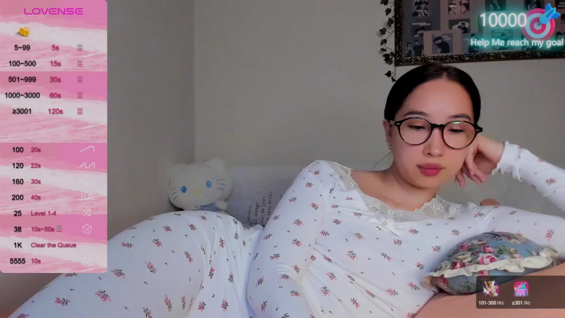 Gallery image thumbnail from FeralBerry66's myfreecams stream on, 10/10/2024, 15:19 image 11 of 20