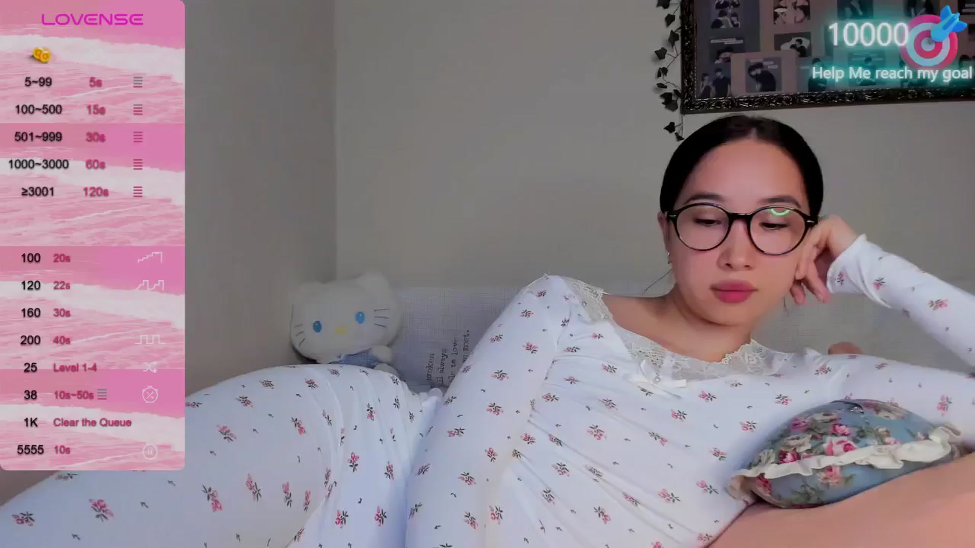 Gallery image thumbnail from FeralBerry66's myfreecams stream on, 10/10/2024, 15:19 image 7 of 20