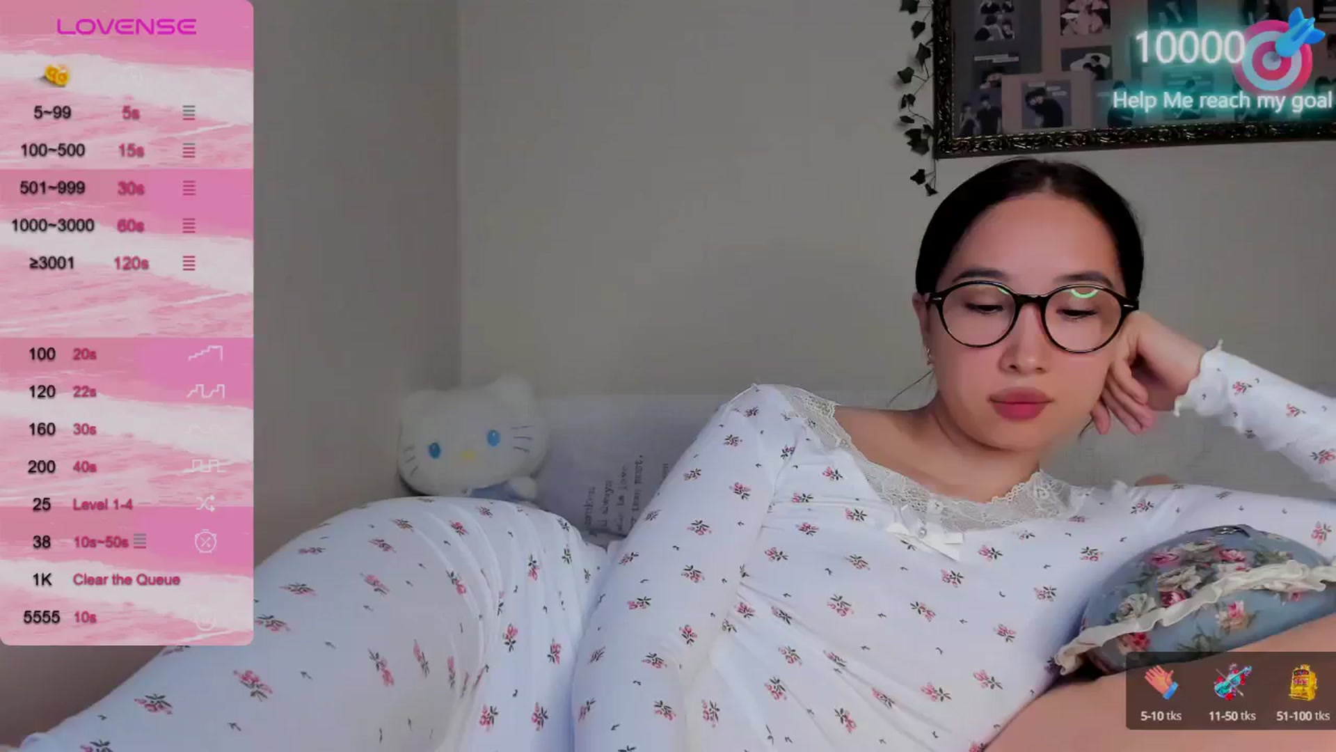 Gallery image thumbnail from FeralBerry66's myfreecams stream on, 10/10/2024, 15:19 image 14 of 20