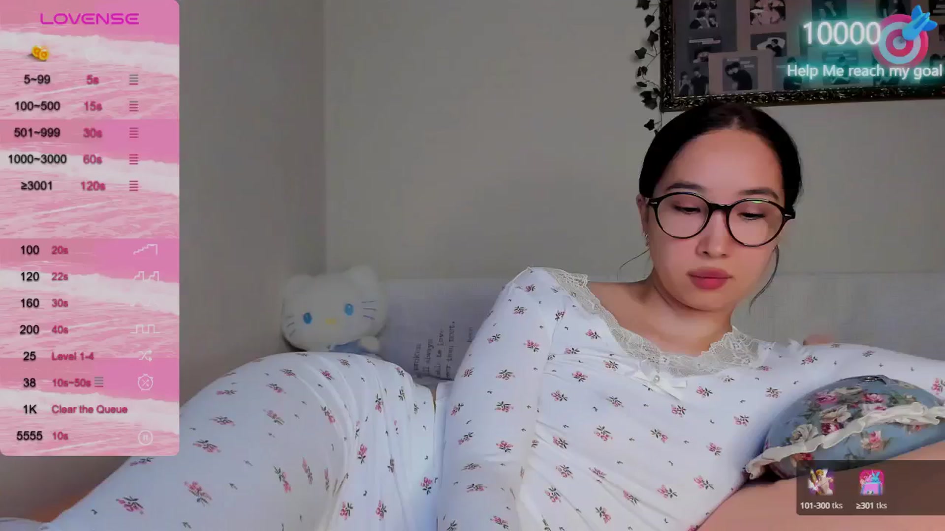 Gallery image thumbnail from FeralBerry66's myfreecams stream on, 10/10/2024, 15:19 image 16 of 20