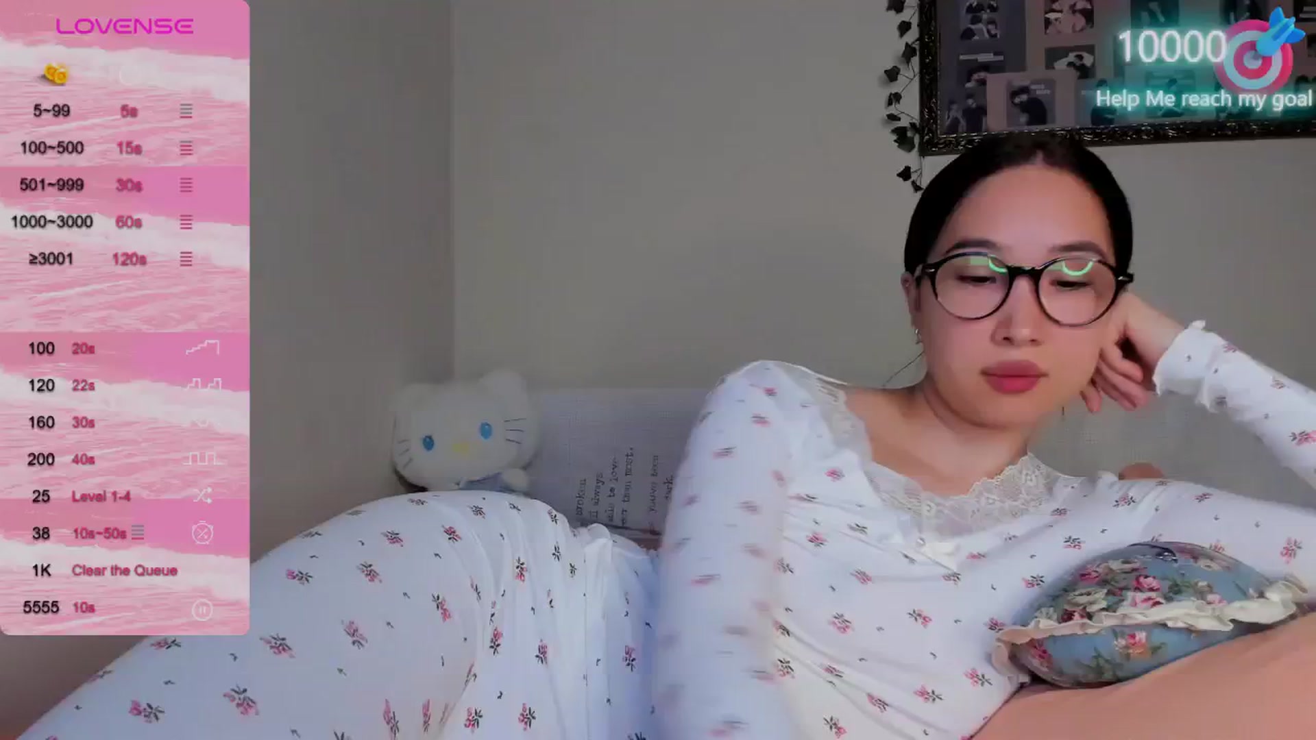Gallery image thumbnail from FeralBerry66's myfreecams stream on, 10/10/2024, 15:19 image 5 of 20