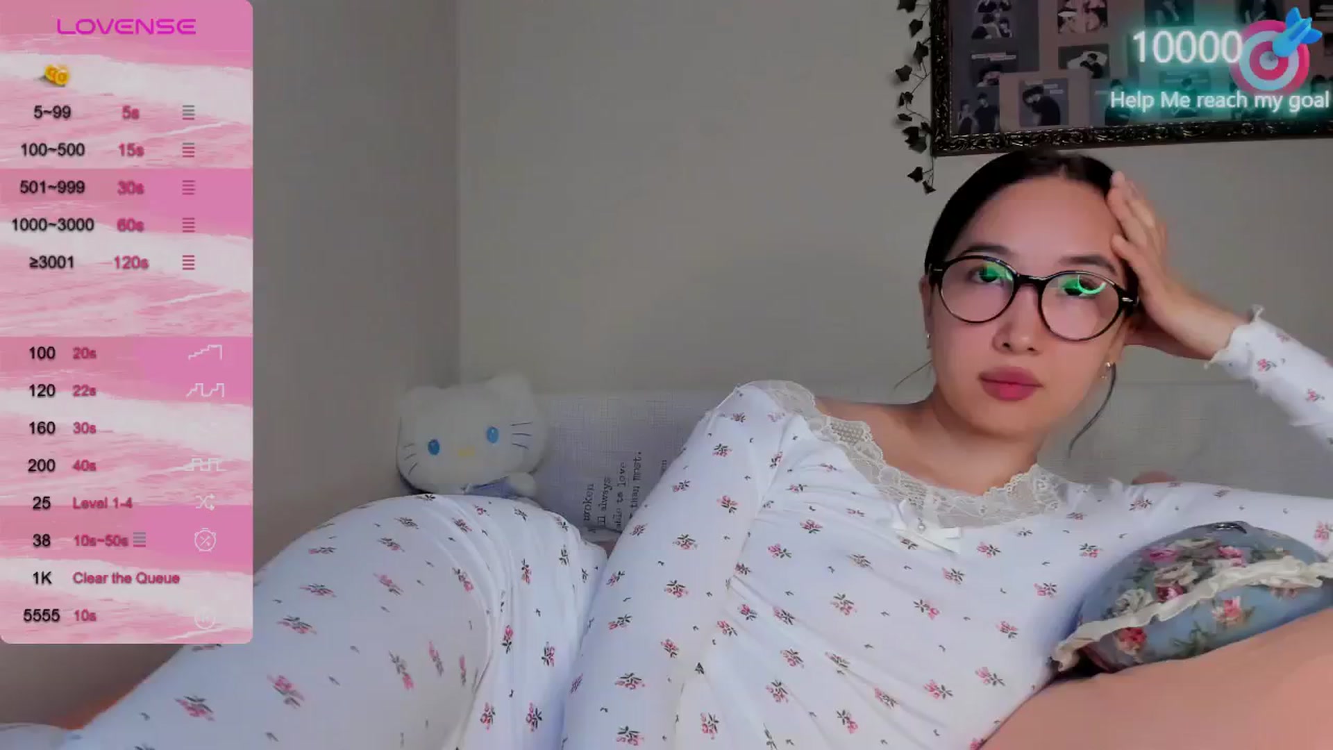 Gallery image thumbnail from FeralBerry66's myfreecams stream on, 10/10/2024, 15:19 image 17 of 20